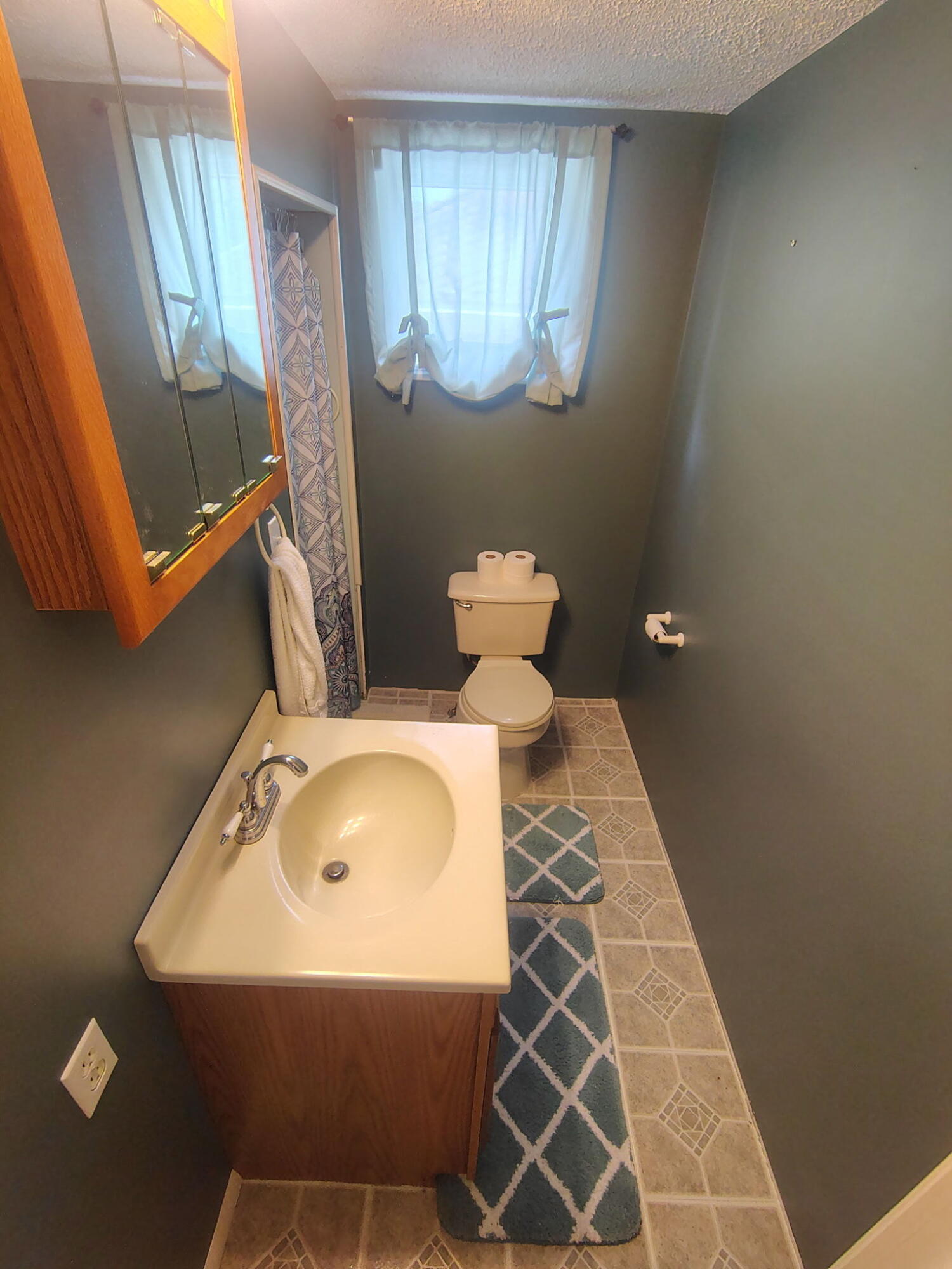 385 E Main Street Property Photo 28