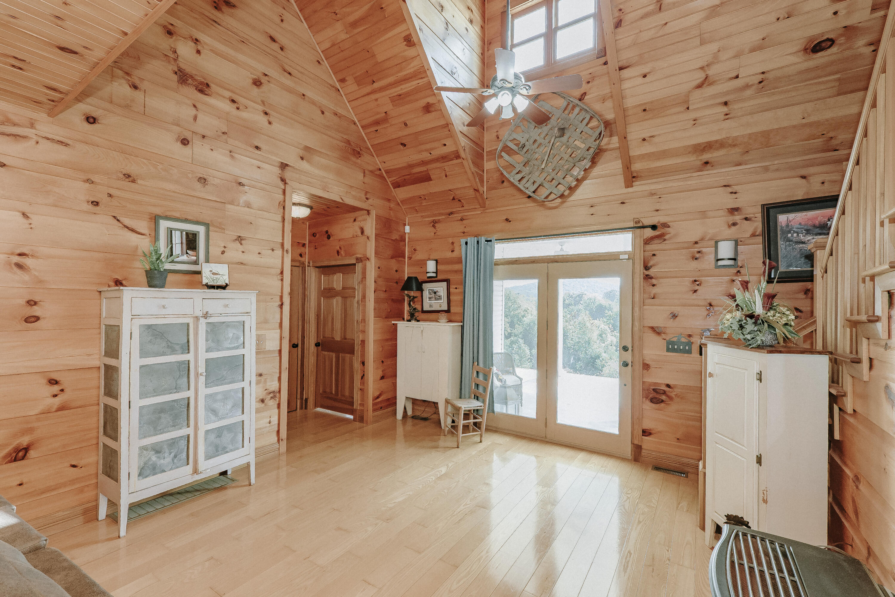 300 Mallard Drive Property Photo 14
