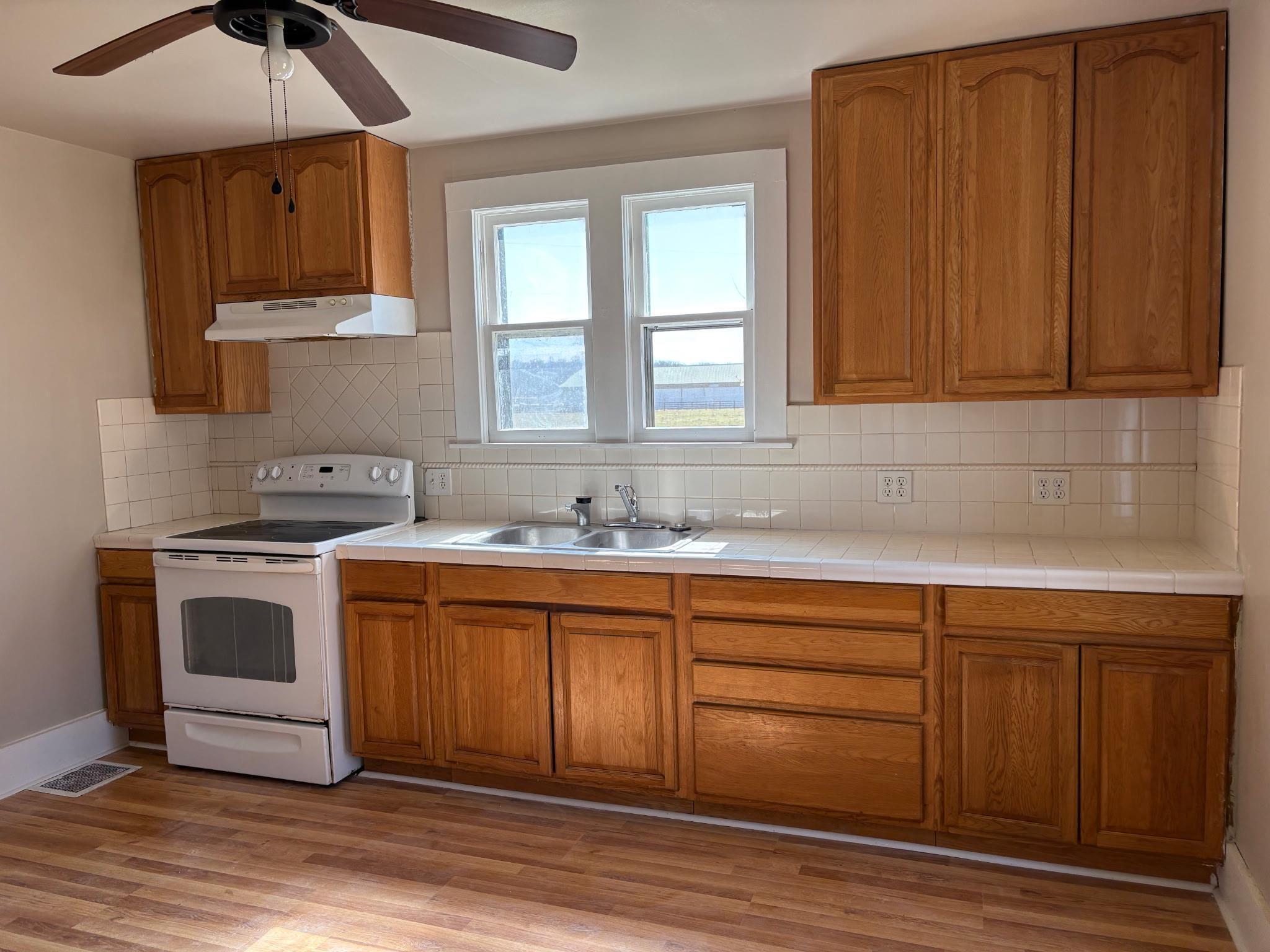 2305 Oregon Road Property Photo 4