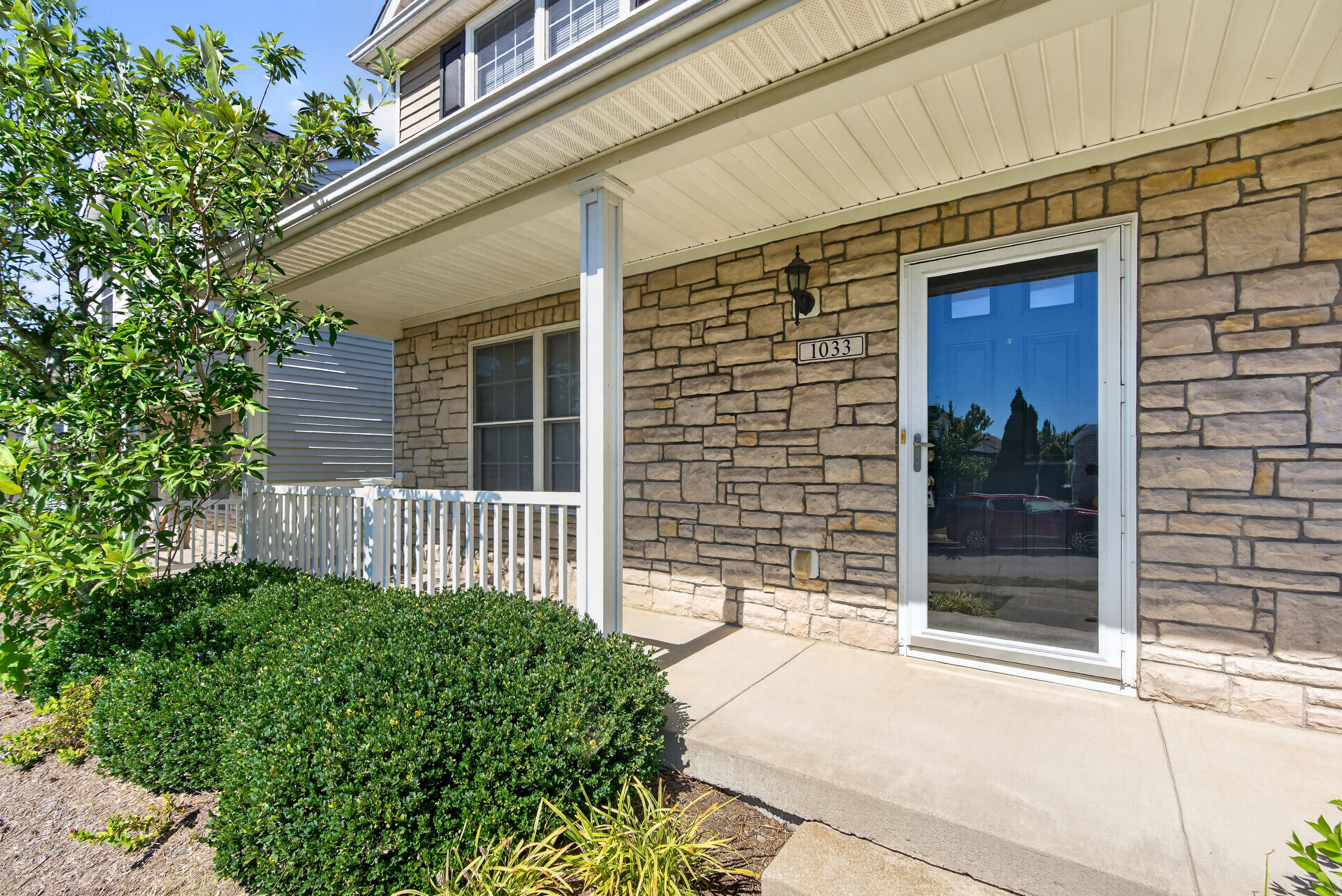 1033 Lemon Rue Way Property Photo 3