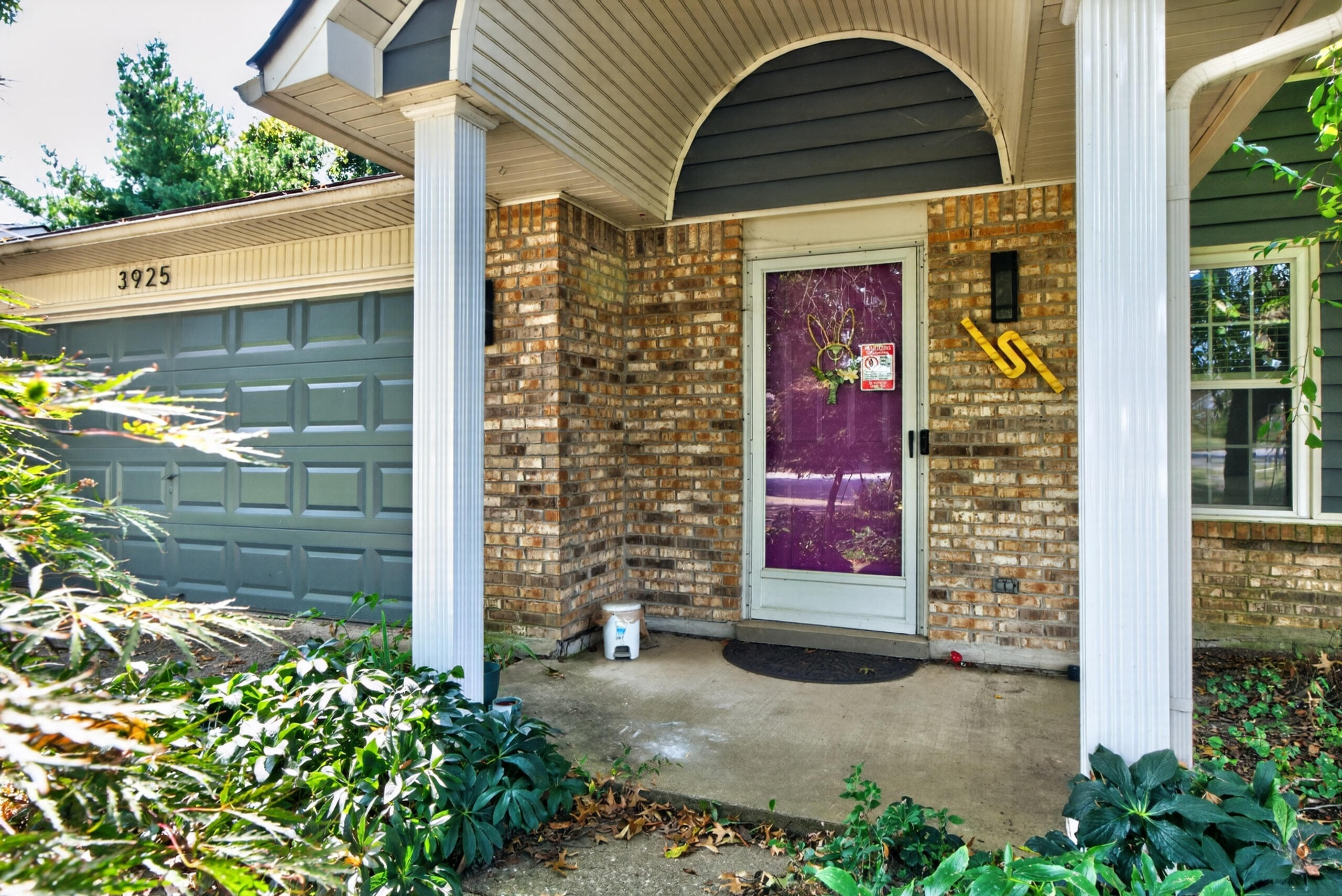 3925 Hillside Drive Property Photo 3