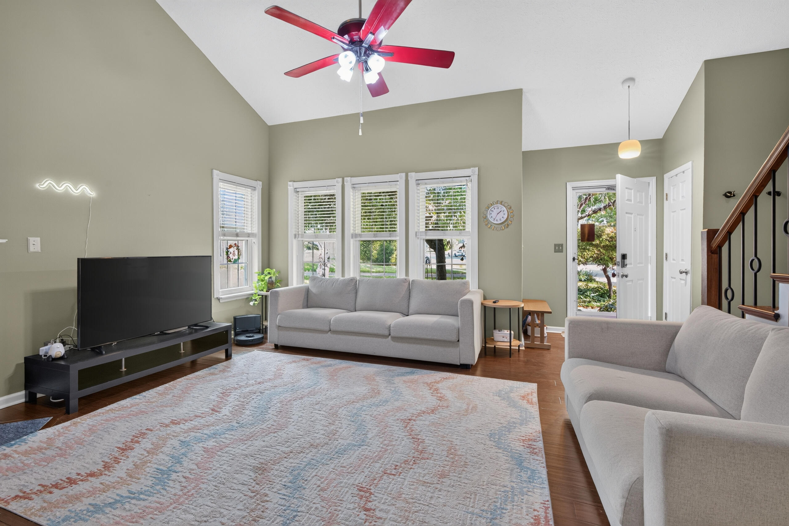 3925 Hillside Drive Property Photo 4