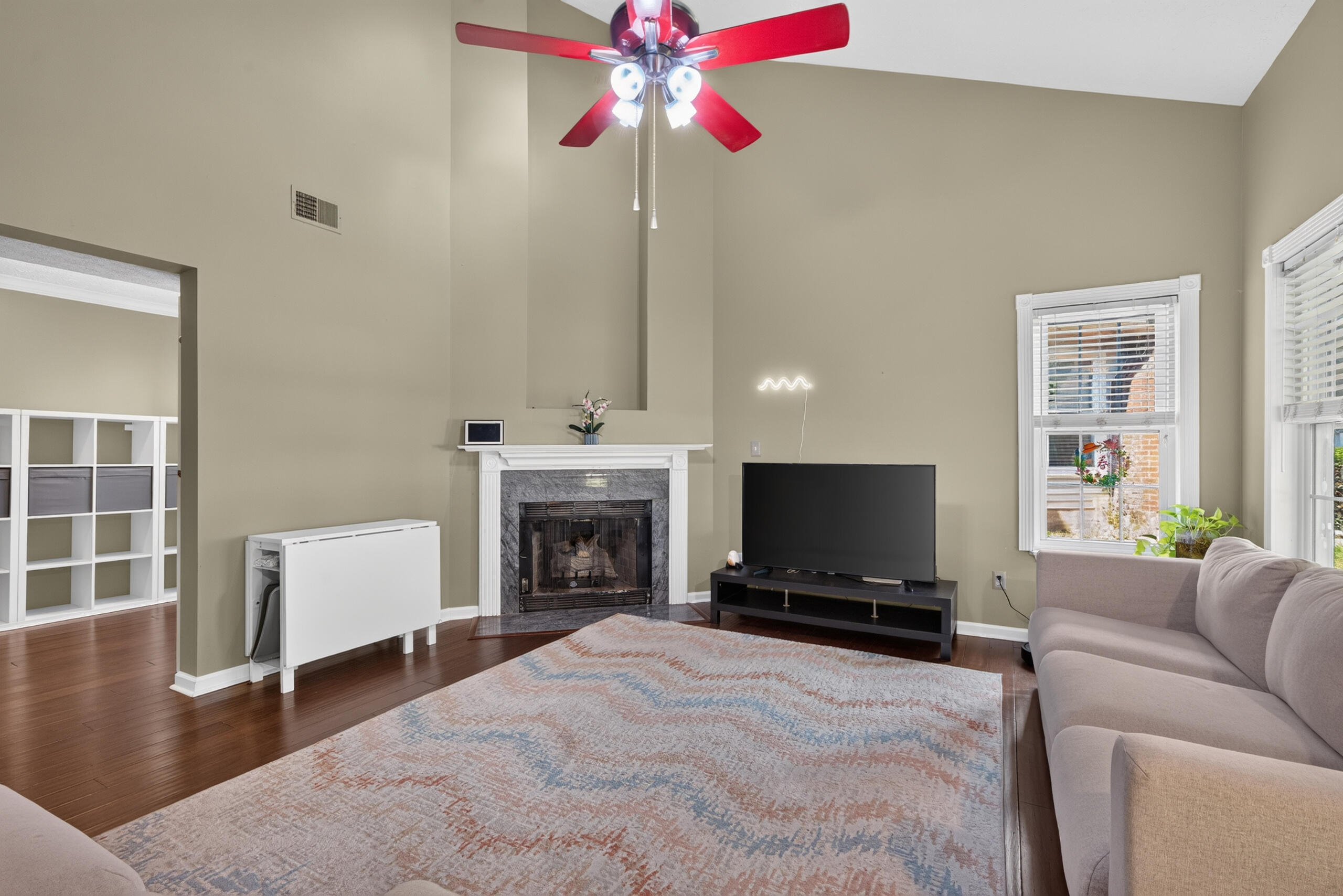 3925 Hillside Drive Property Photo 6