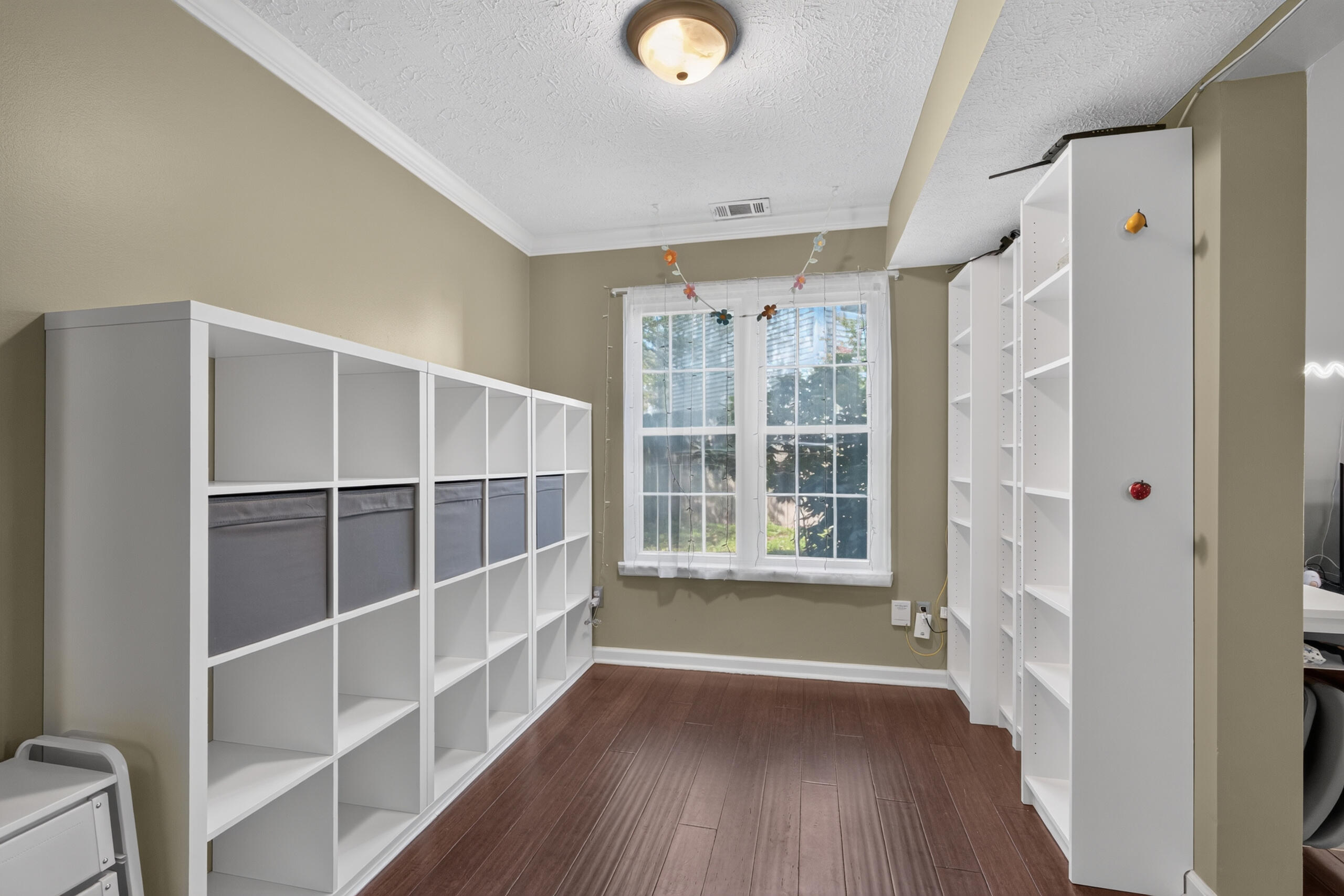 3925 Hillside Drive Property Photo 8