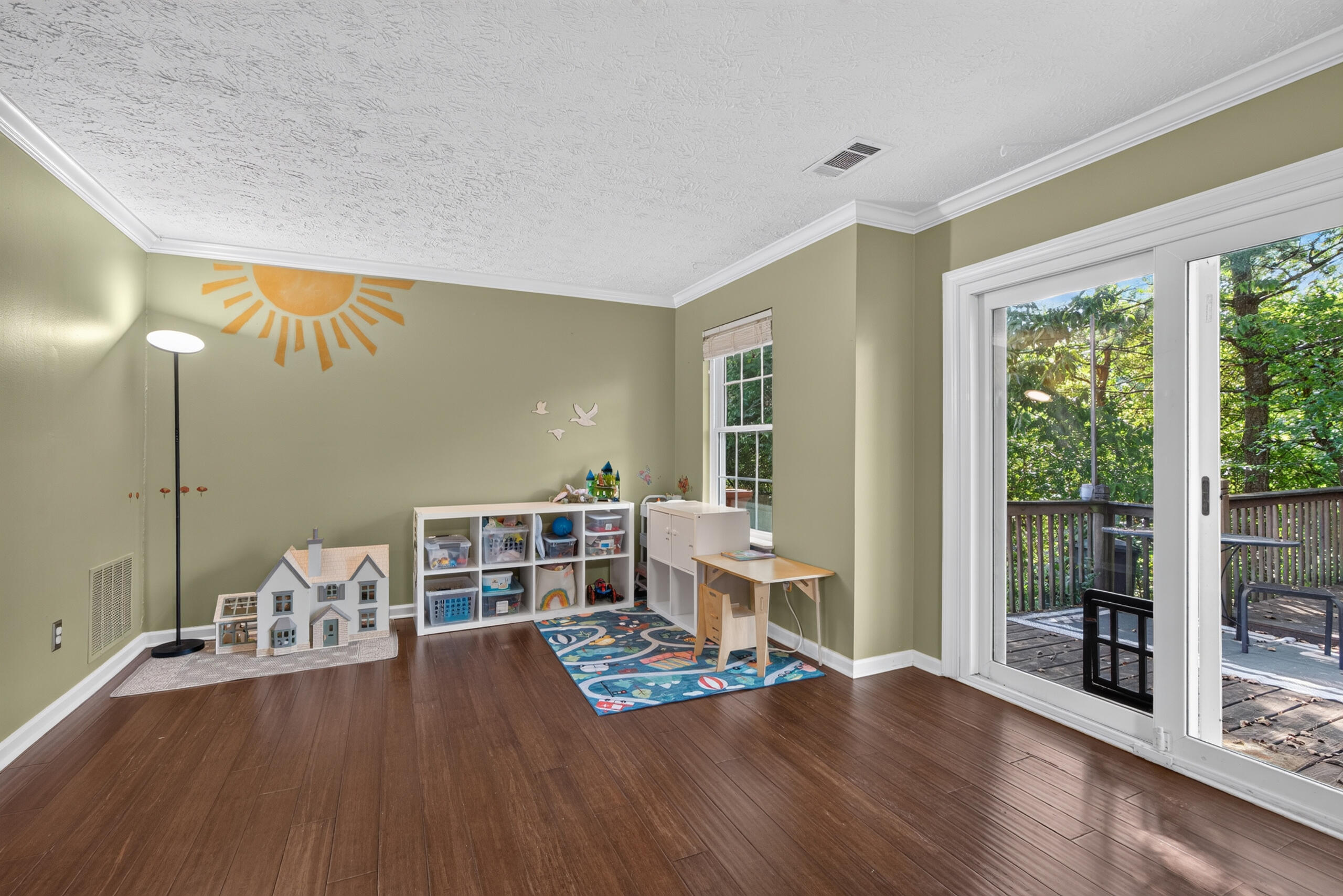 3925 Hillside Drive Property Photo 10