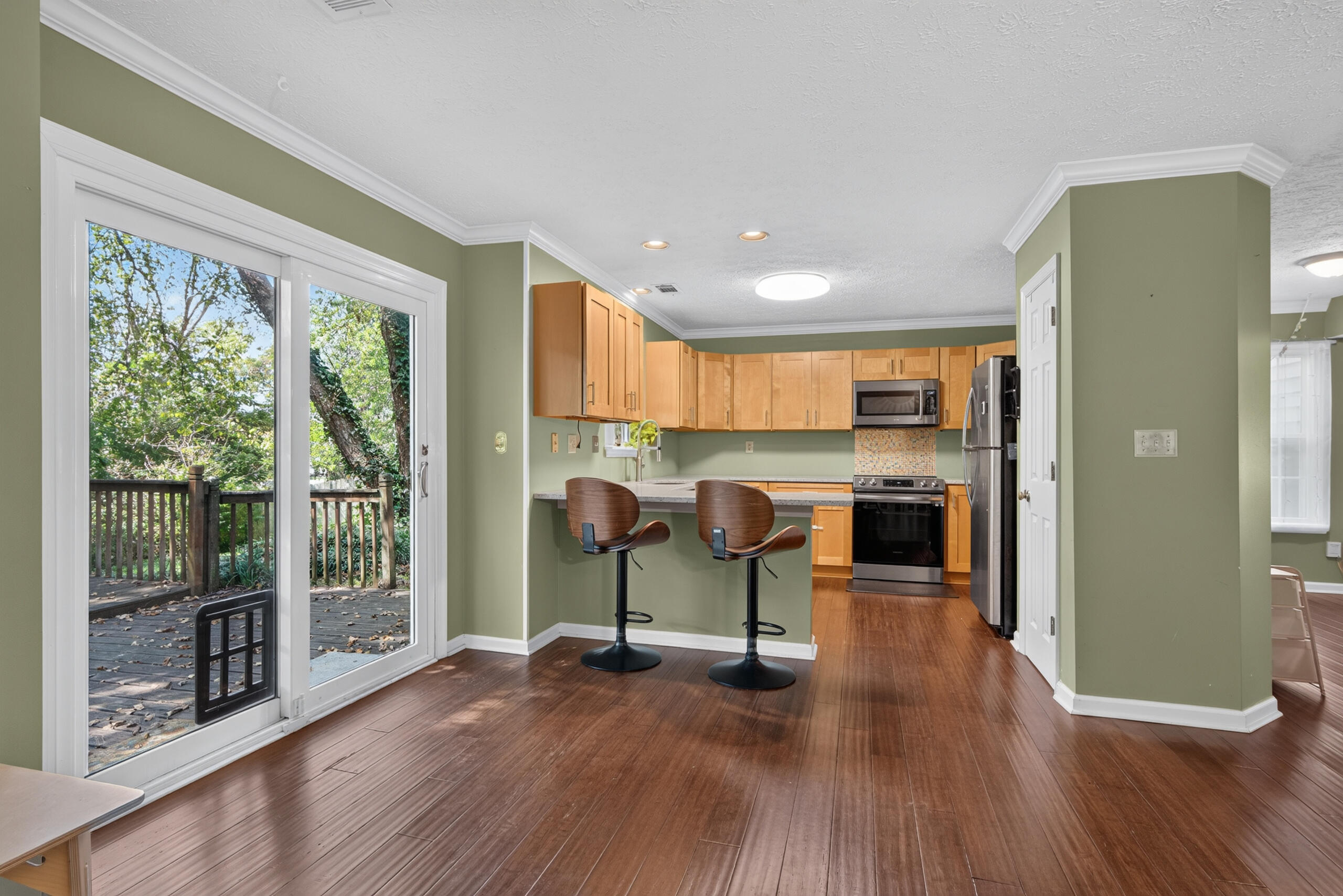 3925 Hillside Drive Property Photo 11
