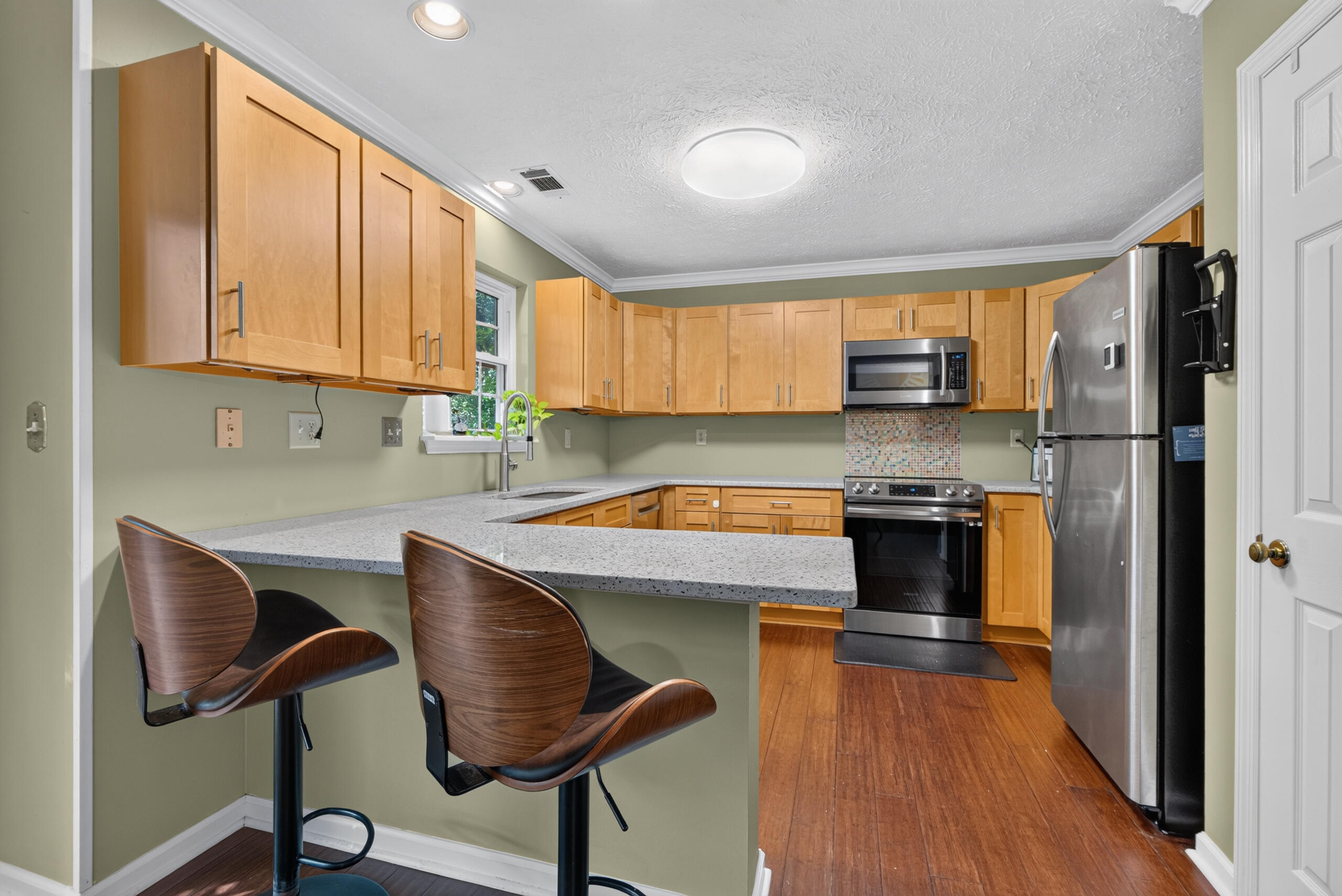 3925 Hillside Drive Property Photo 12
