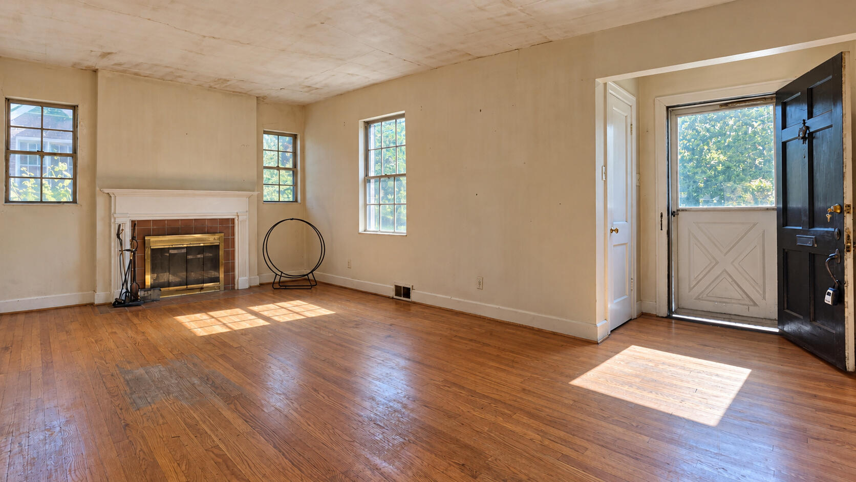209 Tahoma Road Property Photo 5
