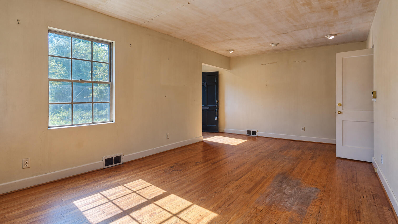 209 Tahoma Road Property Photo 8