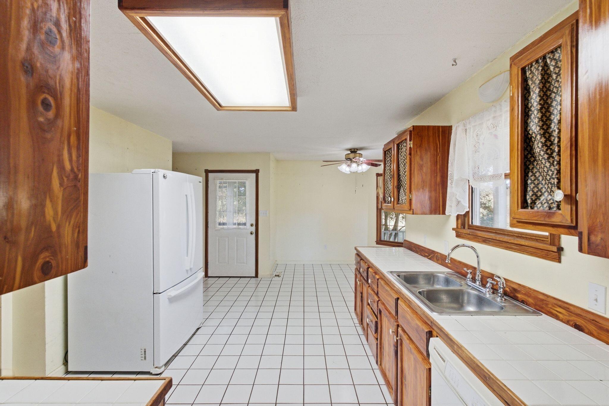 2206 Brown Road Property Photo 8