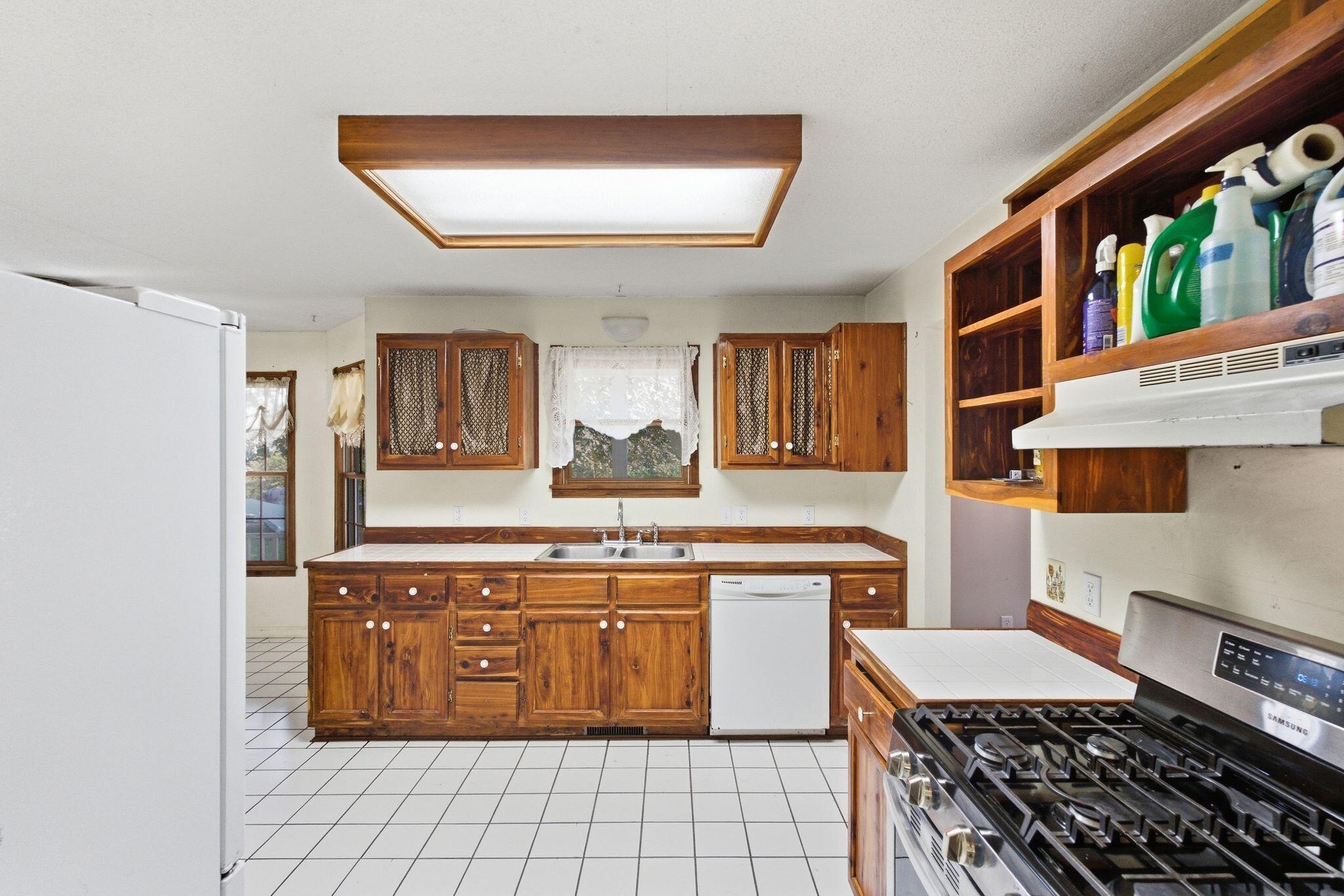 2206 Brown Road Property Photo 9