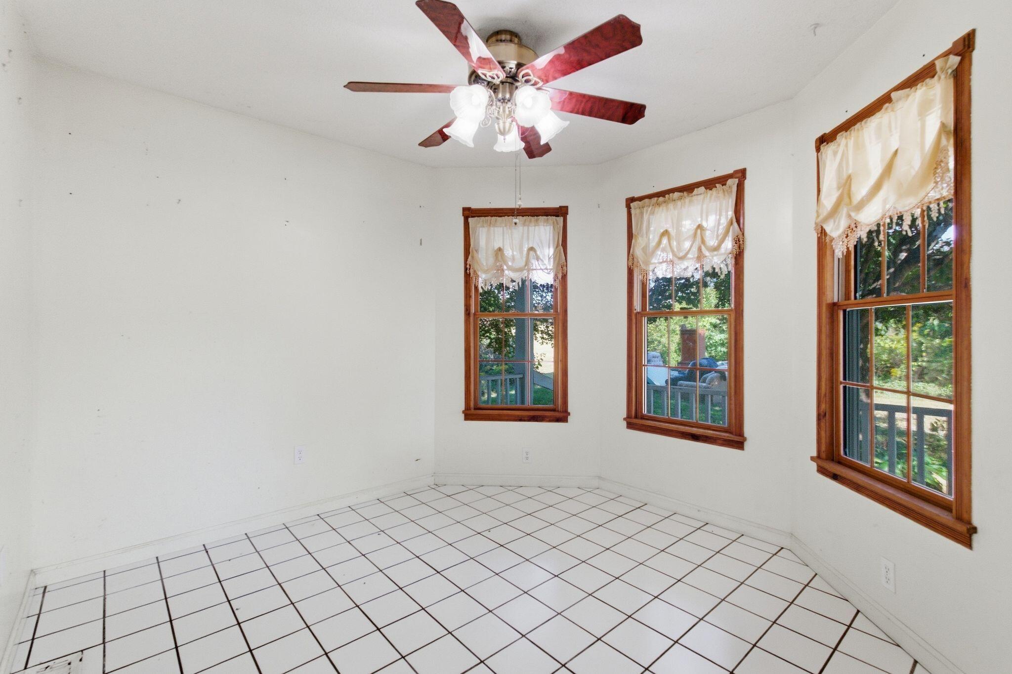 2206 Brown Road Property Photo 12