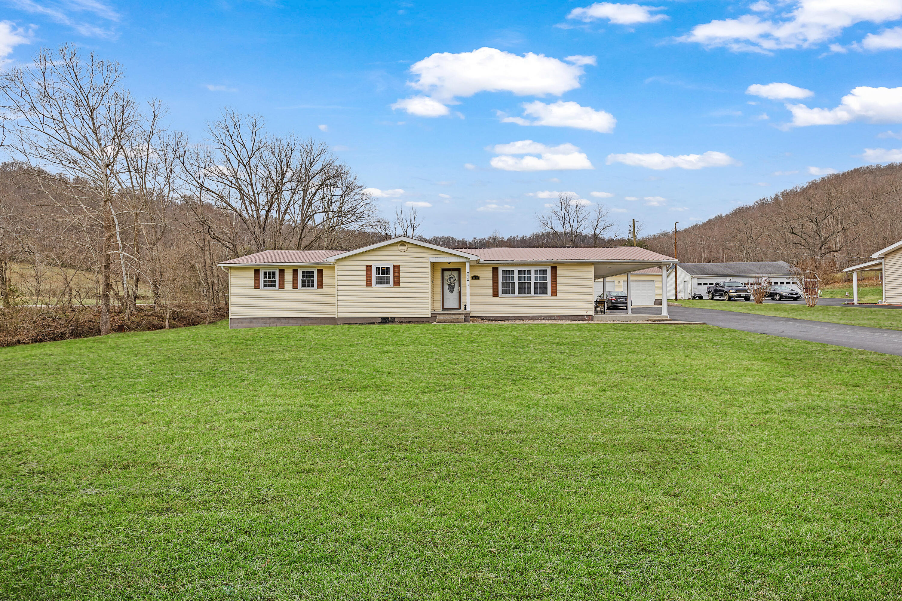 1836 Clarksburg Road Property Photo 3
