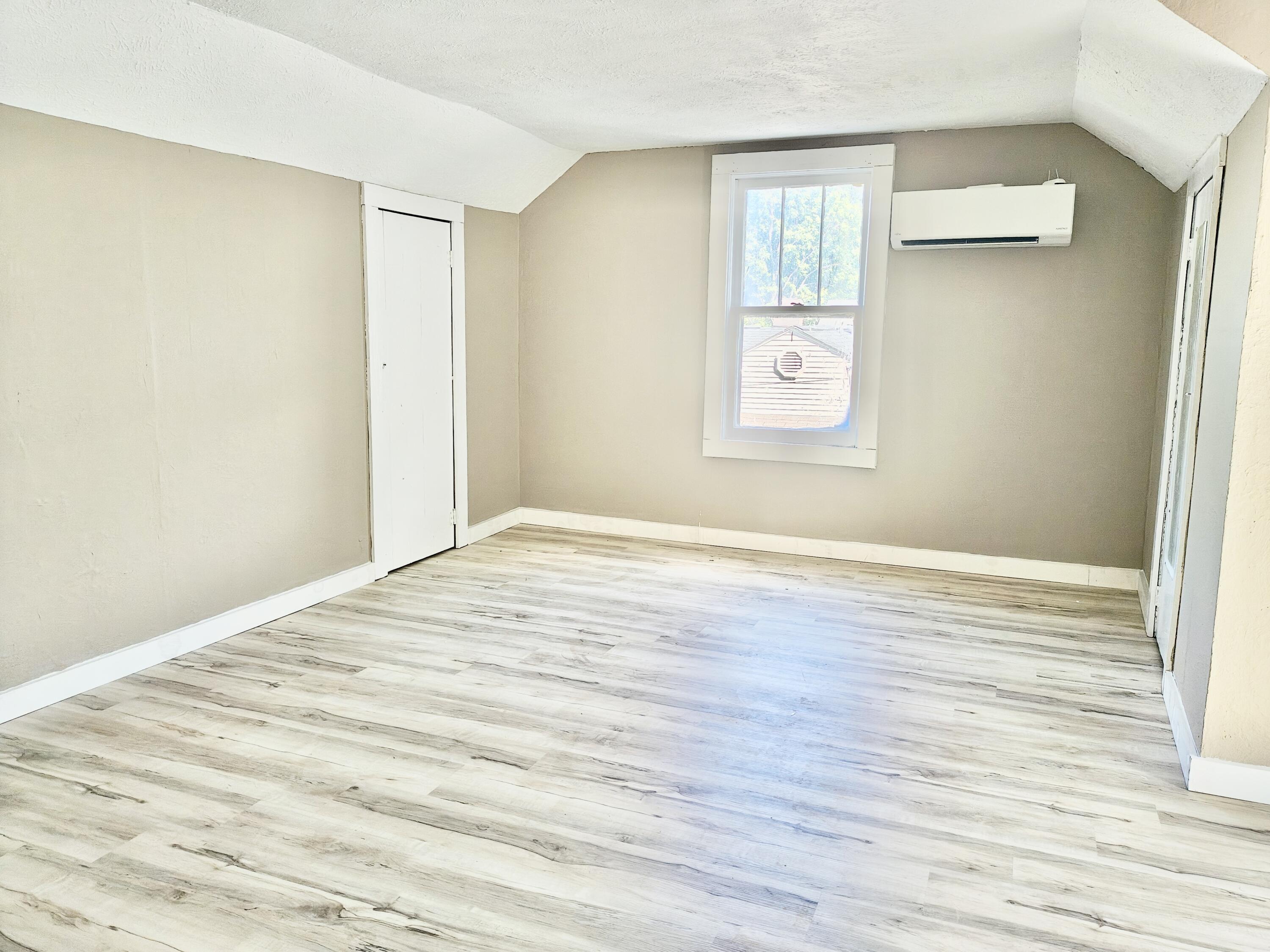 505 Columbus Street Property Photo 22