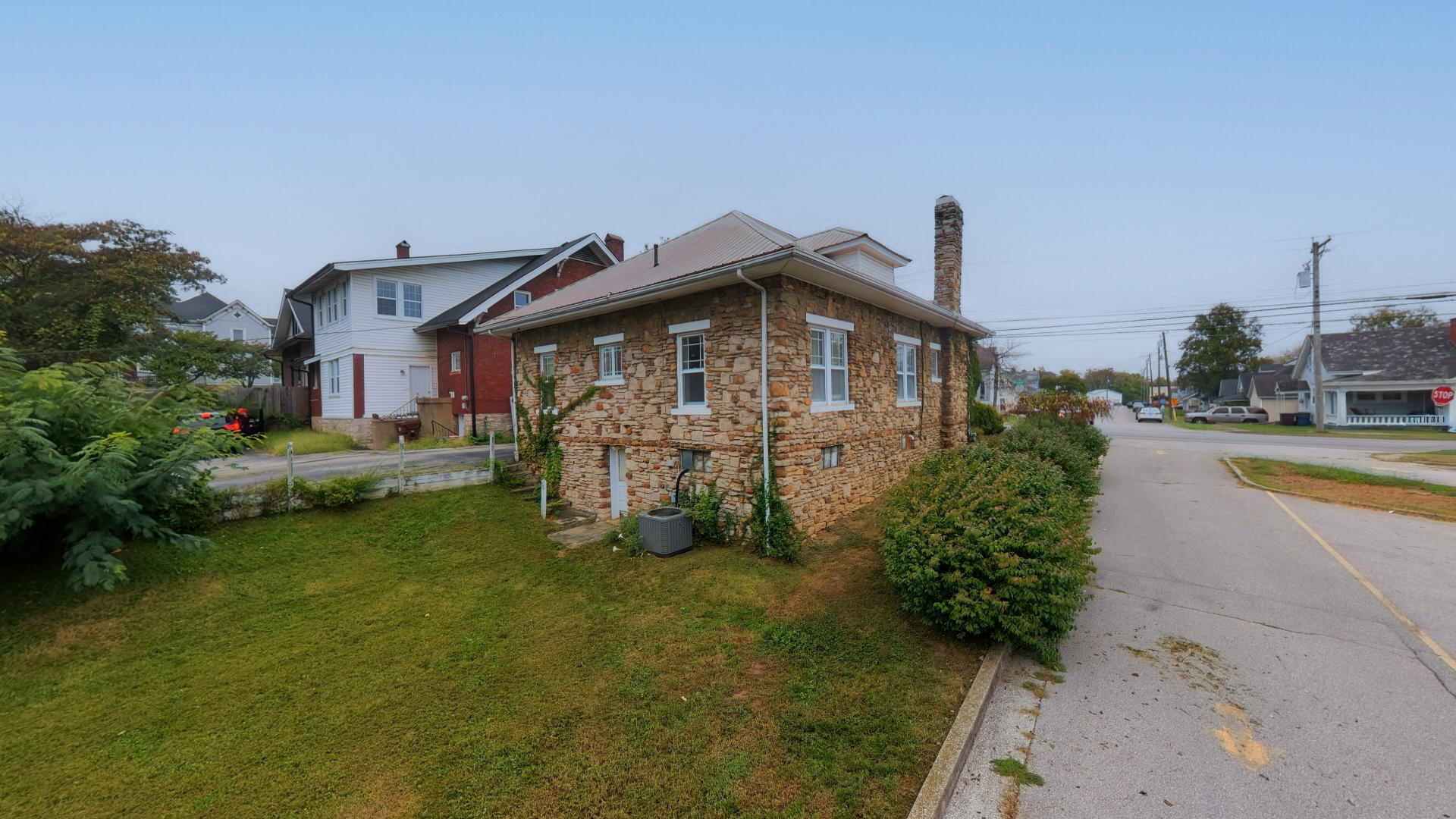 326 W Lexington Avenue Property Photo 4