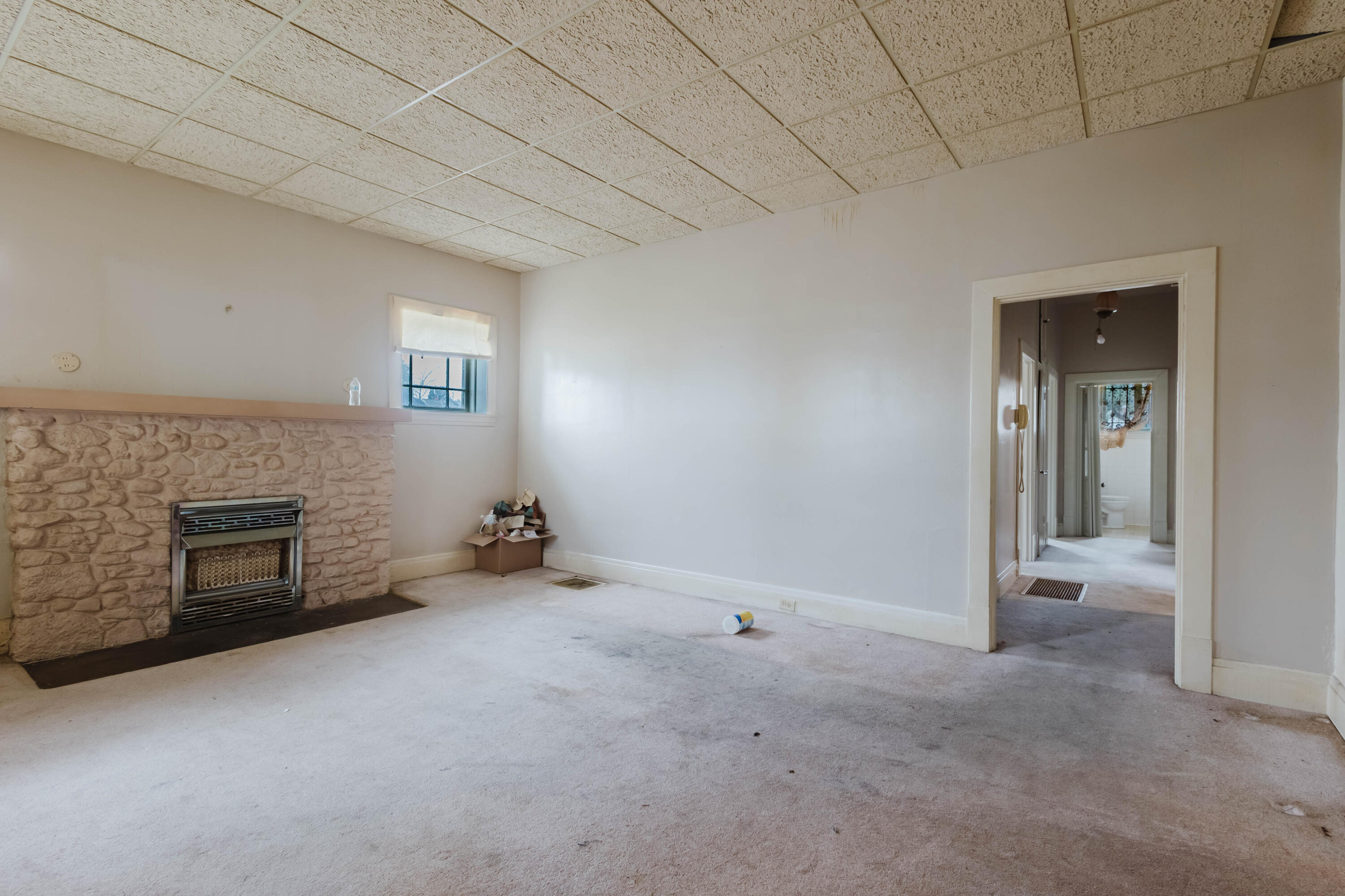 326 W Lexington Avenue Property Photo 6