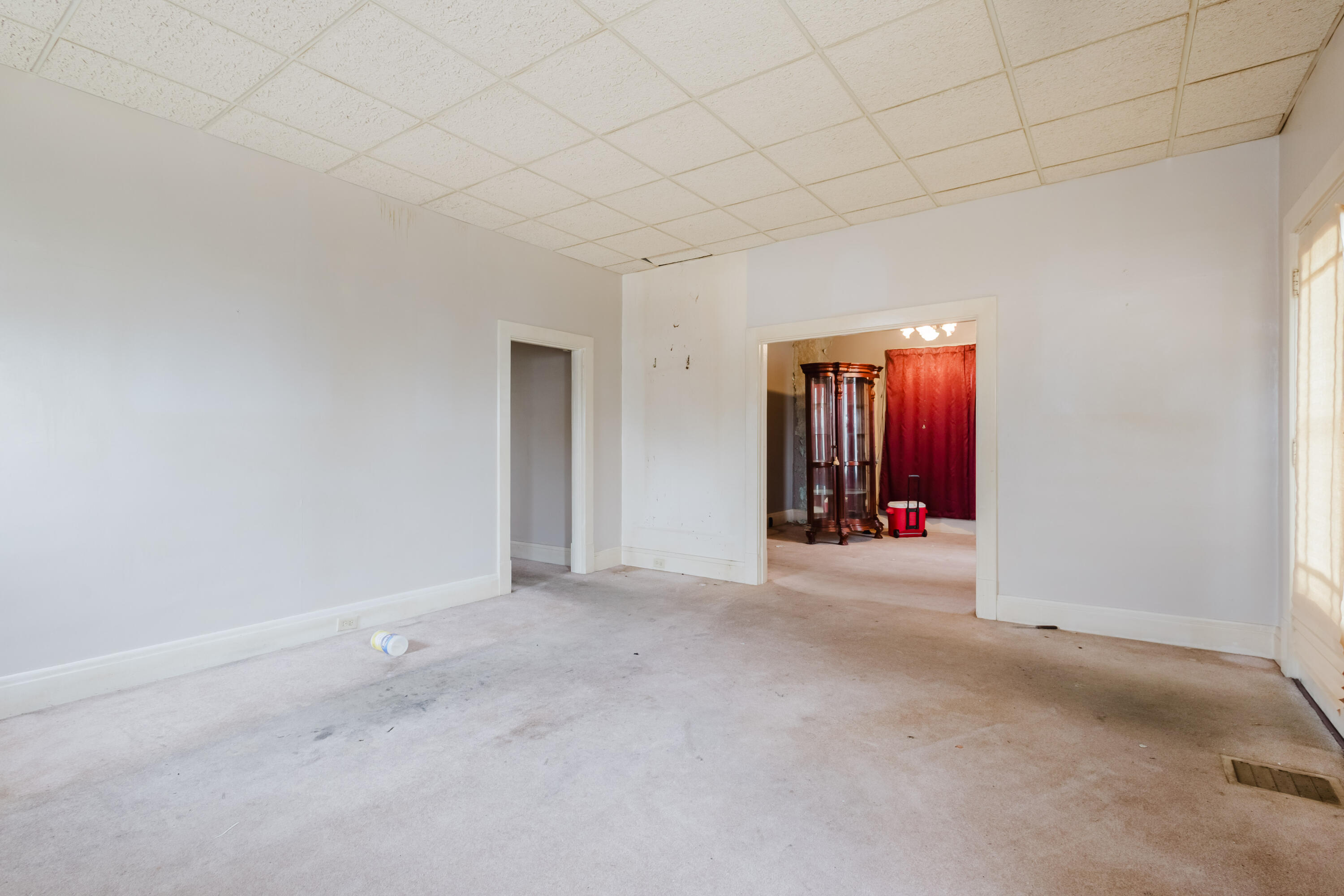 326 W Lexington Avenue Property Photo 9