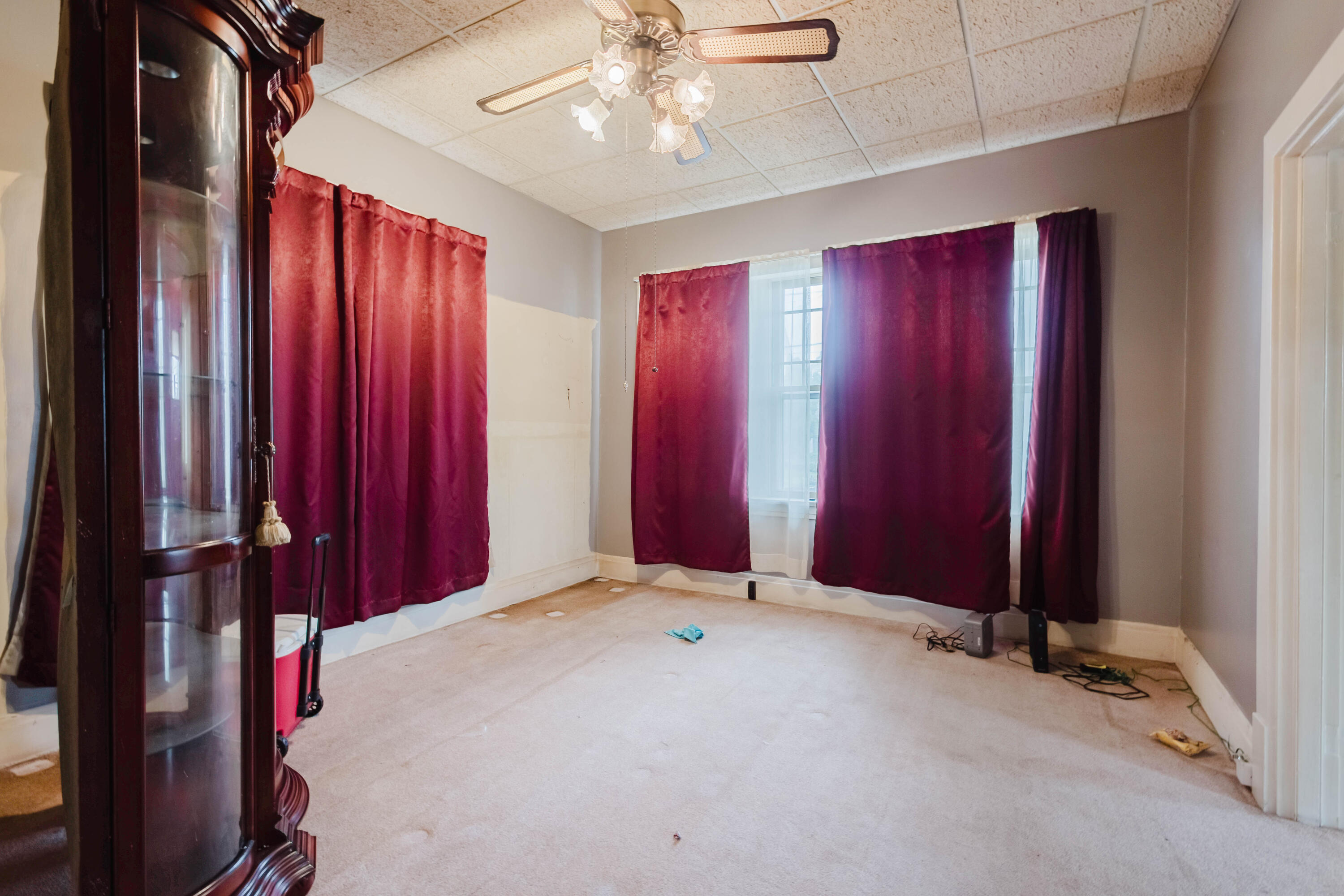 326 W Lexington Avenue Property Photo 10