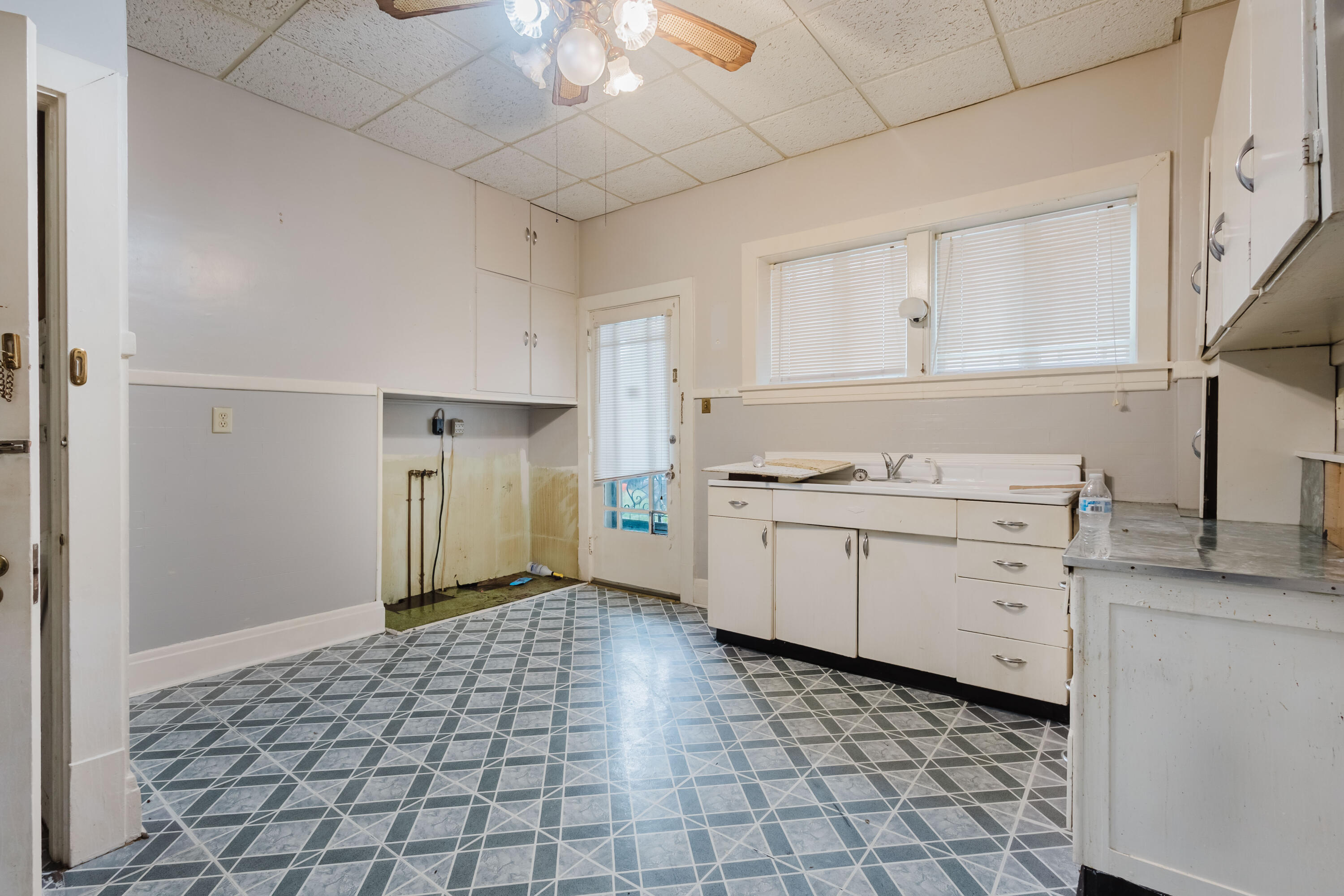 326 W Lexington Avenue Property Photo 13