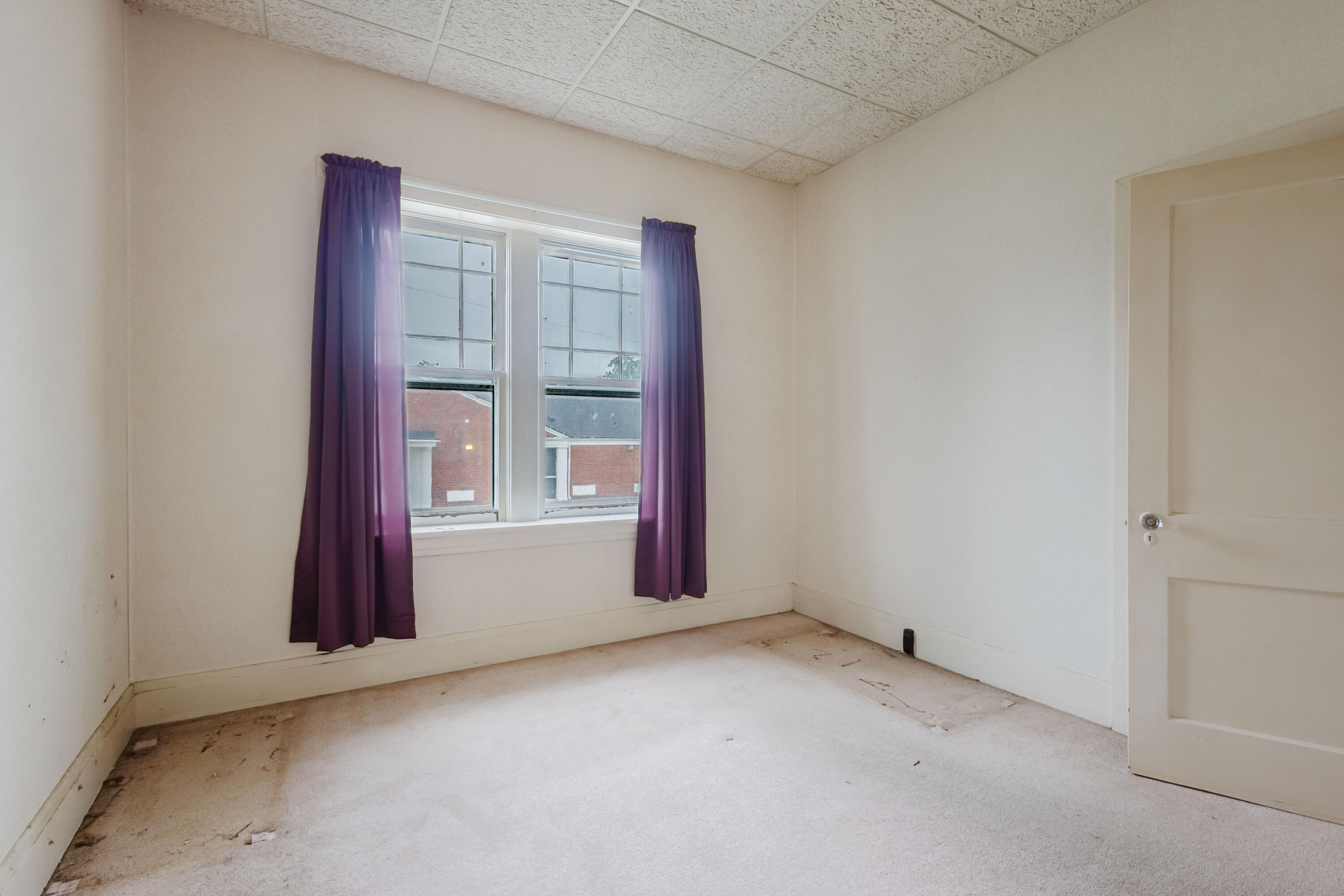 326 W Lexington Avenue Property Photo 18