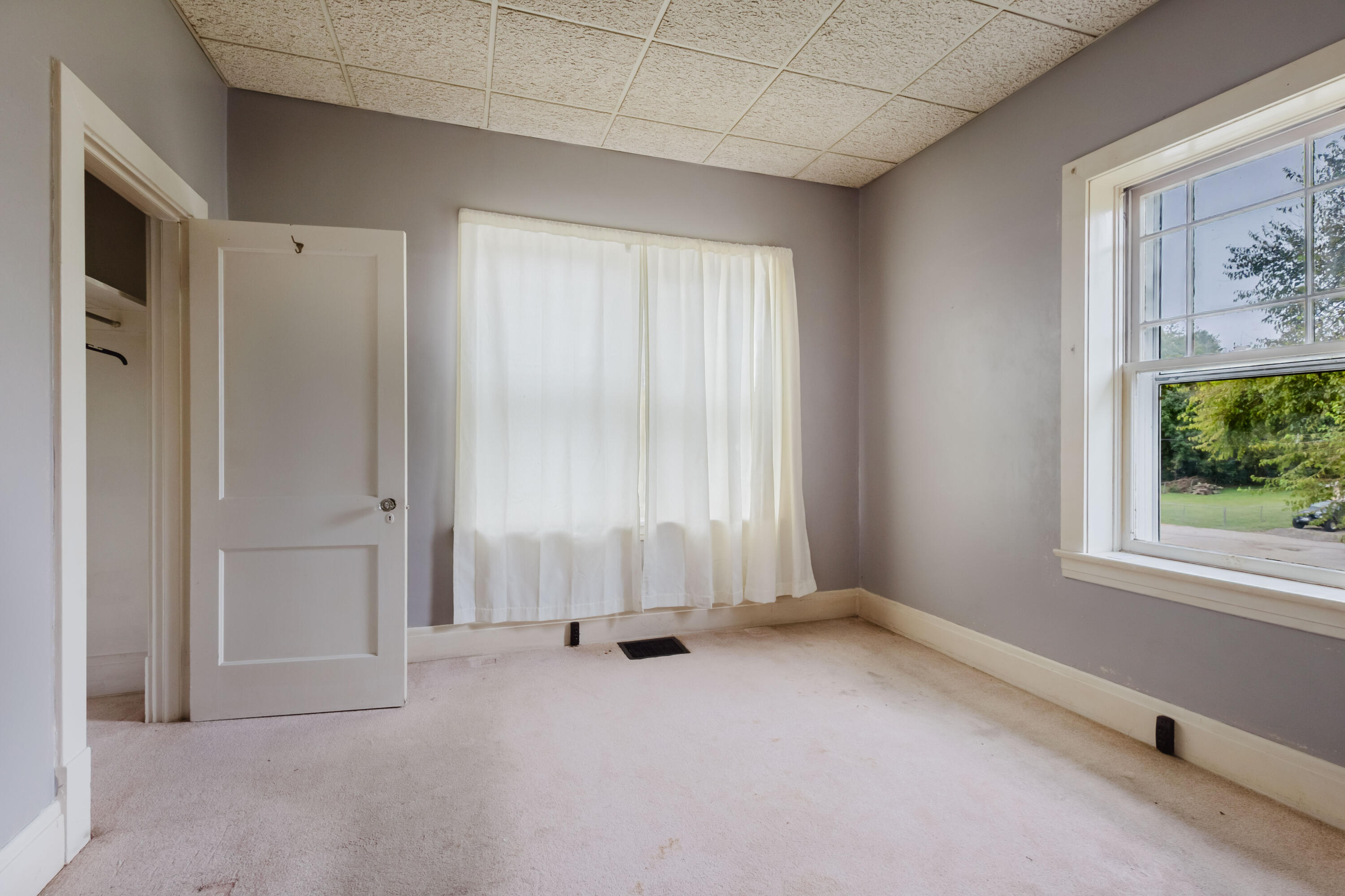 326 W Lexington Avenue Property Photo 21