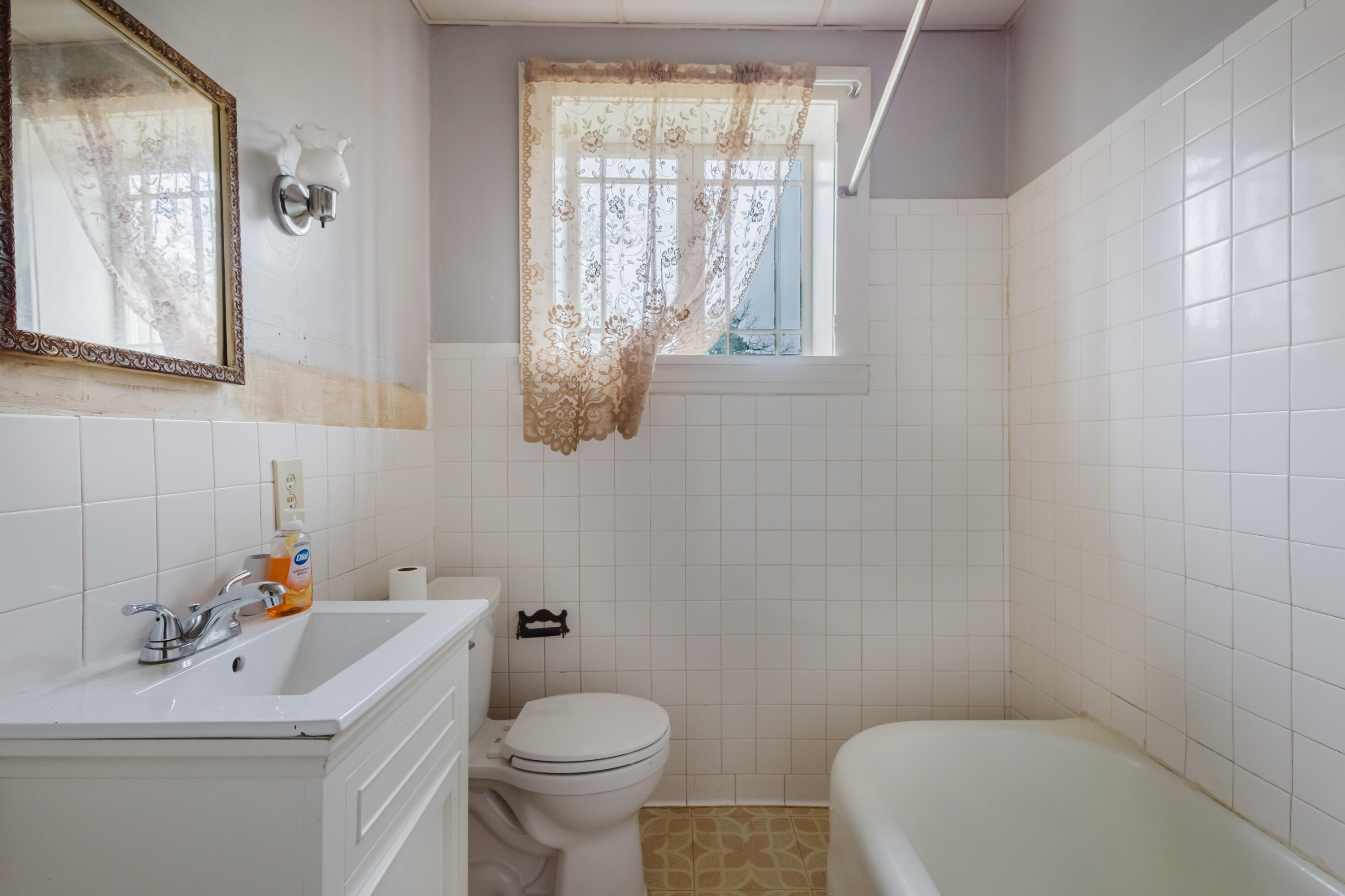 326 W Lexington Avenue Property Photo 25