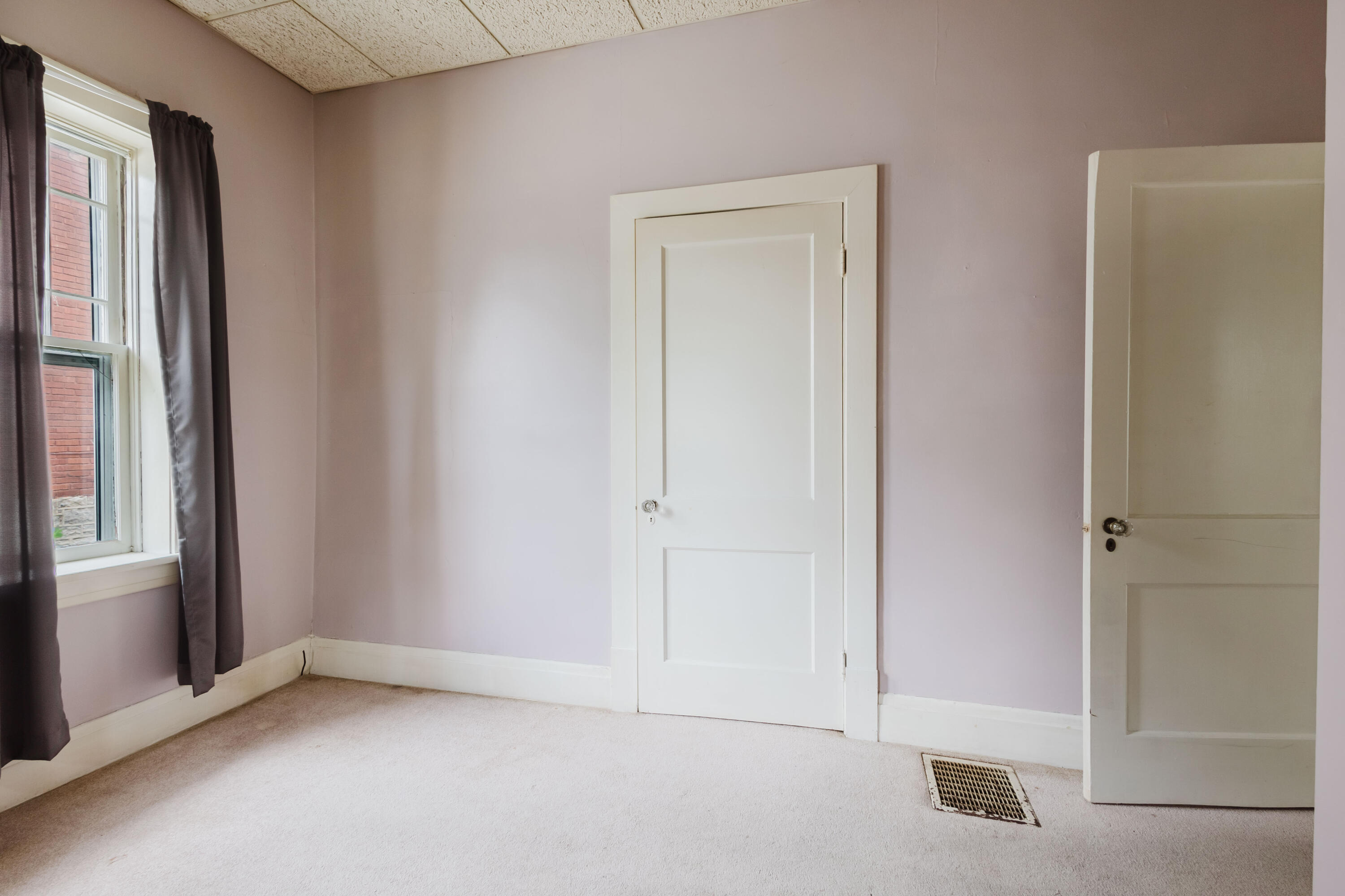 326 W Lexington Avenue Property Photo 28