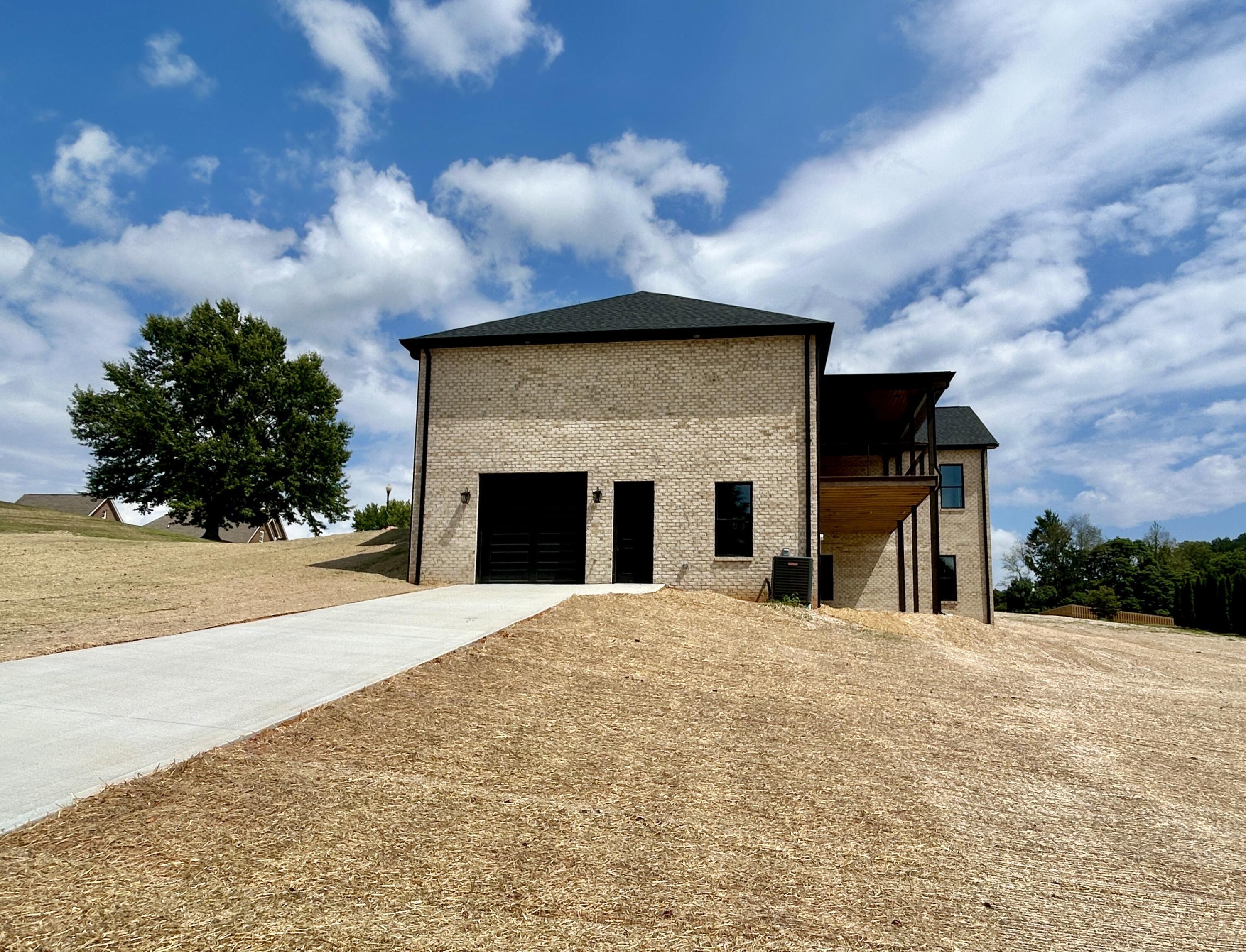 442 Woods Edge Drive Property Photo 4