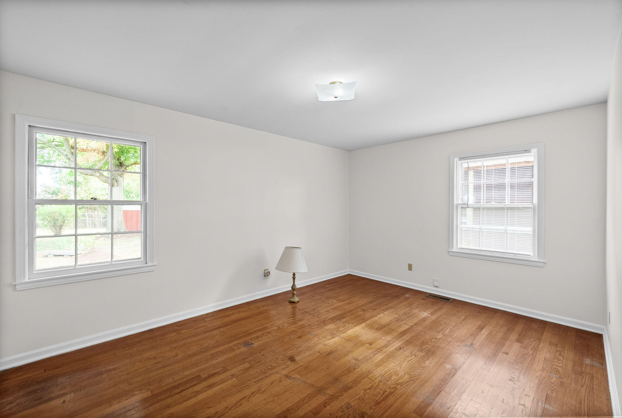 800 E 7th Street Property Photo 20
