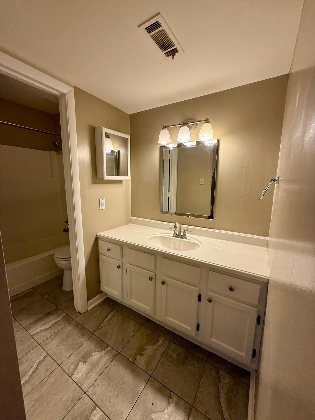 750 Shaker Drive 401 Property Photo 16