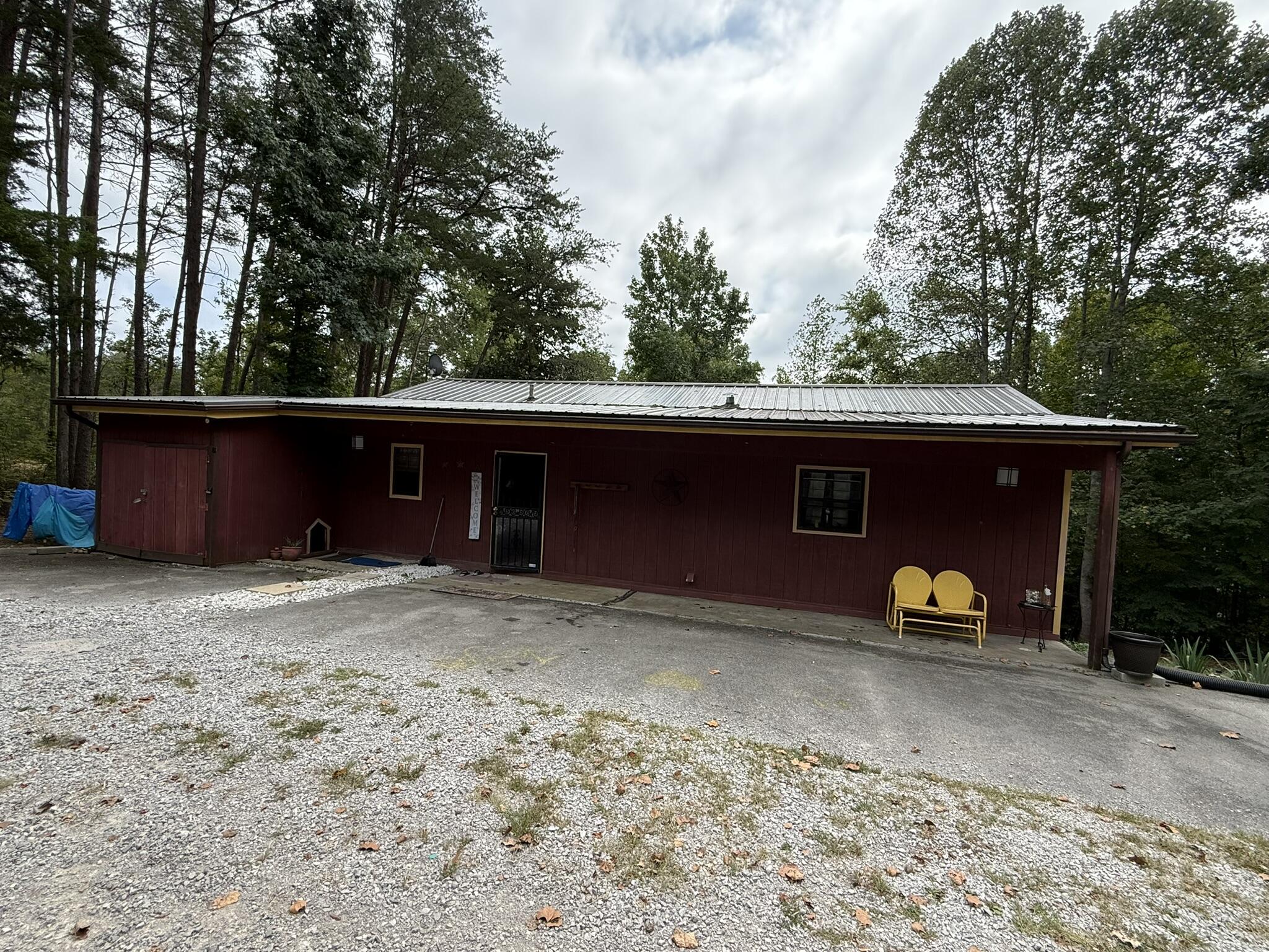 125 W Taxiway Drive Property Photo 1