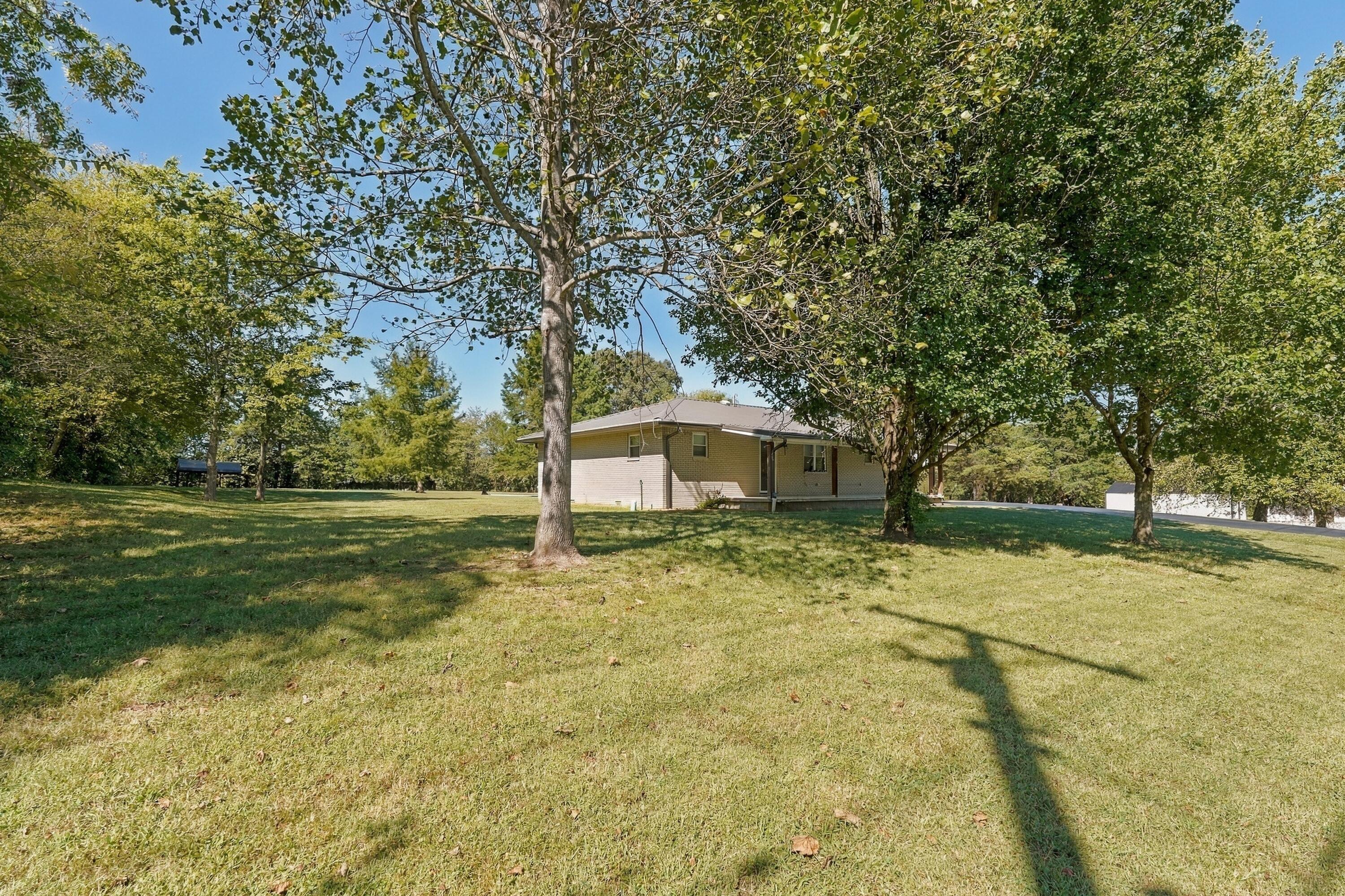 6059 Us 60 W Property Photo 4