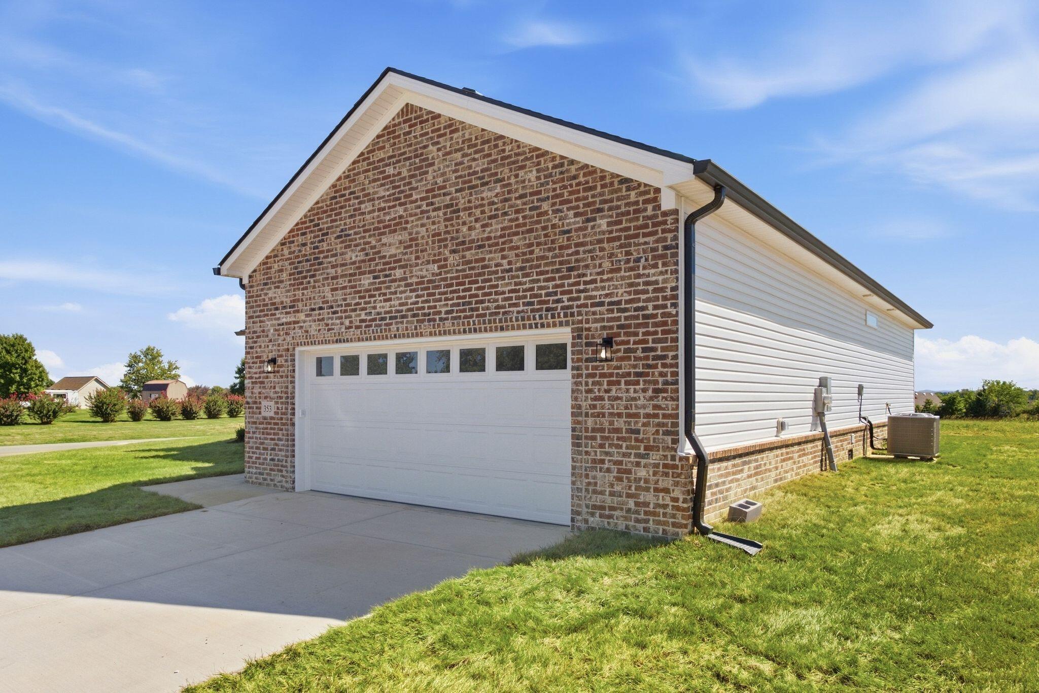 353 Mohegan Trail Property Photo 4