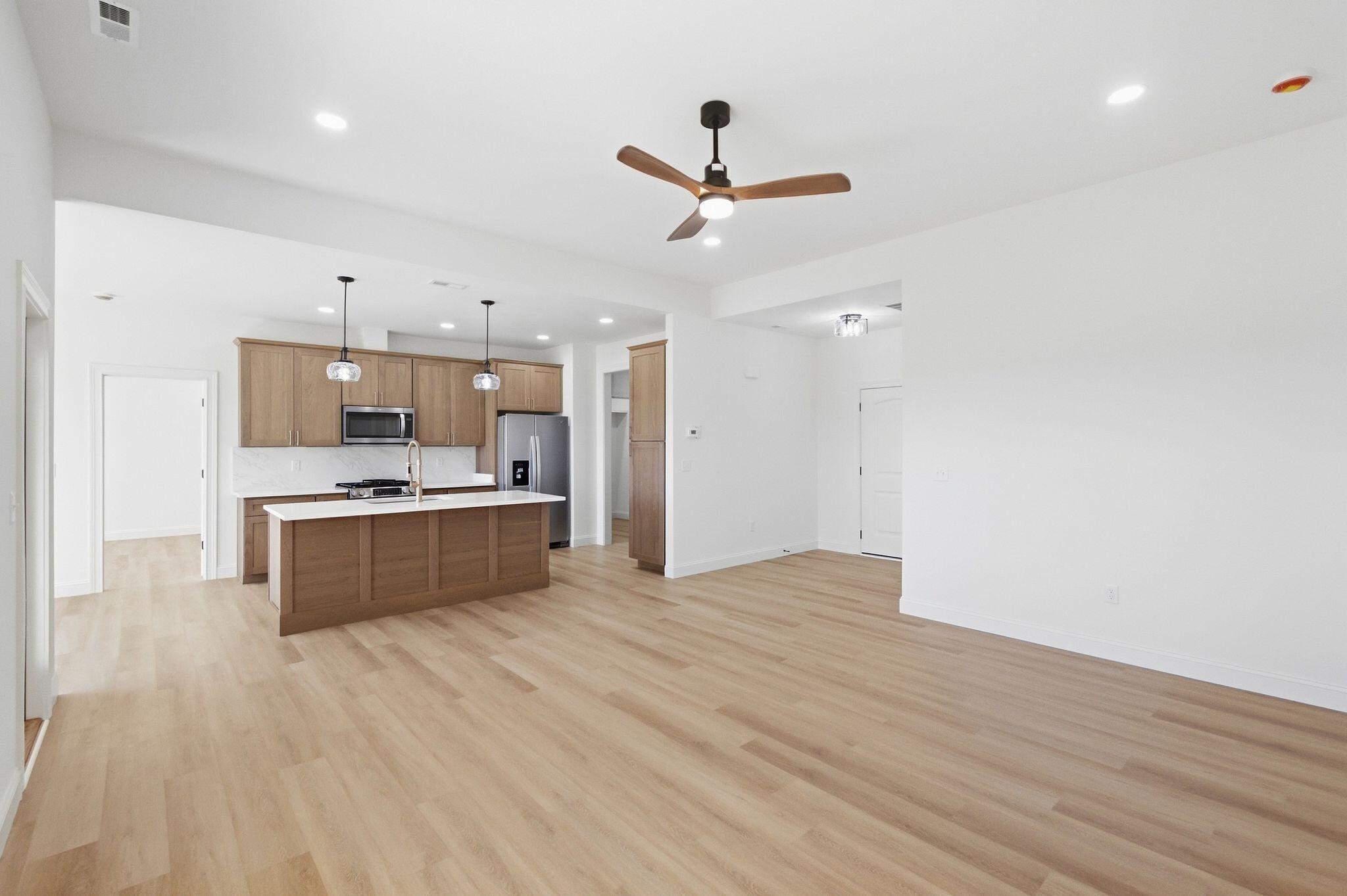 353 Mohegan Trail Property Photo 14