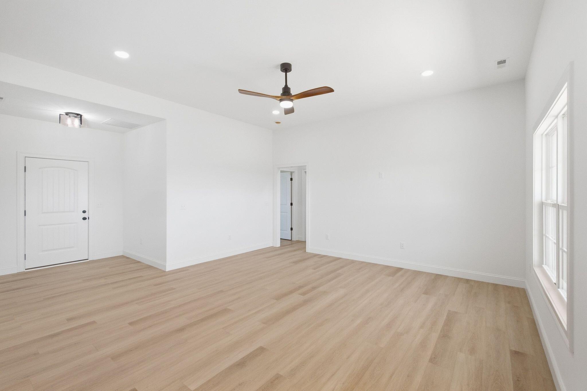 353 Mohegan Trail Property Photo 15