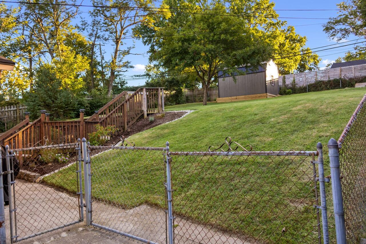 1044 Elmendorf Drive Property Photo 34