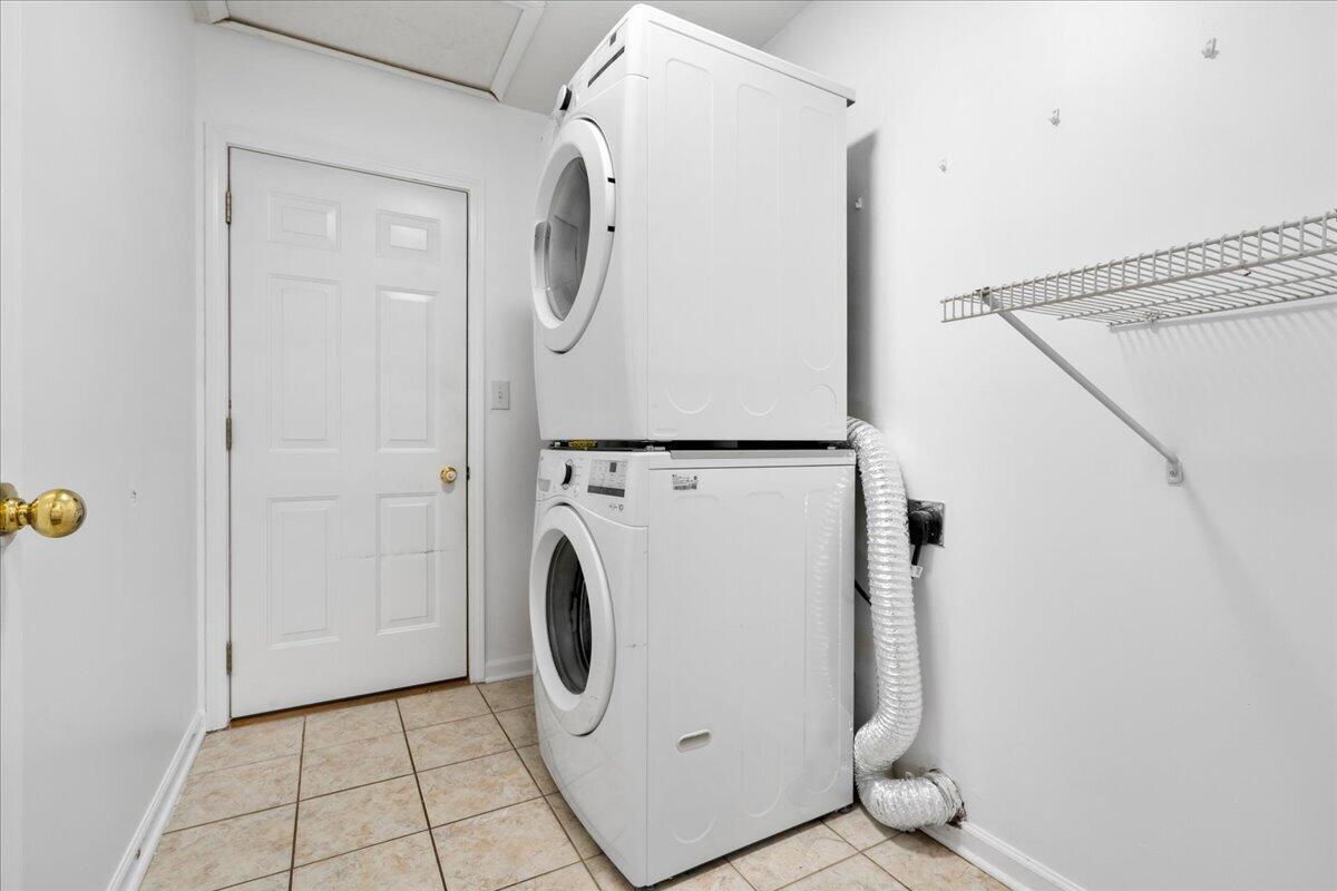 2769 Michelle Park Property Photo 28