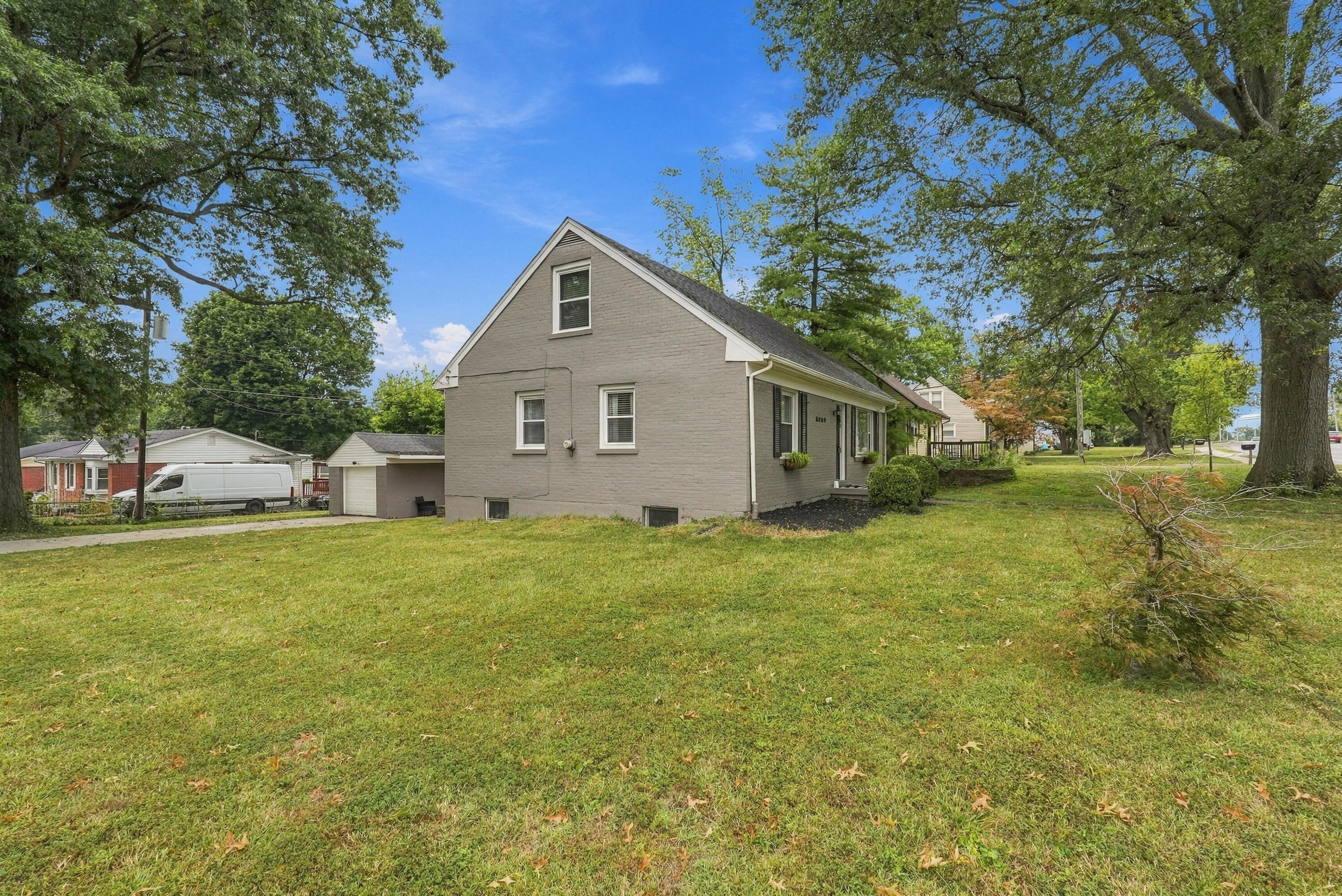 2909 Clays Mill Road Property Photo 5