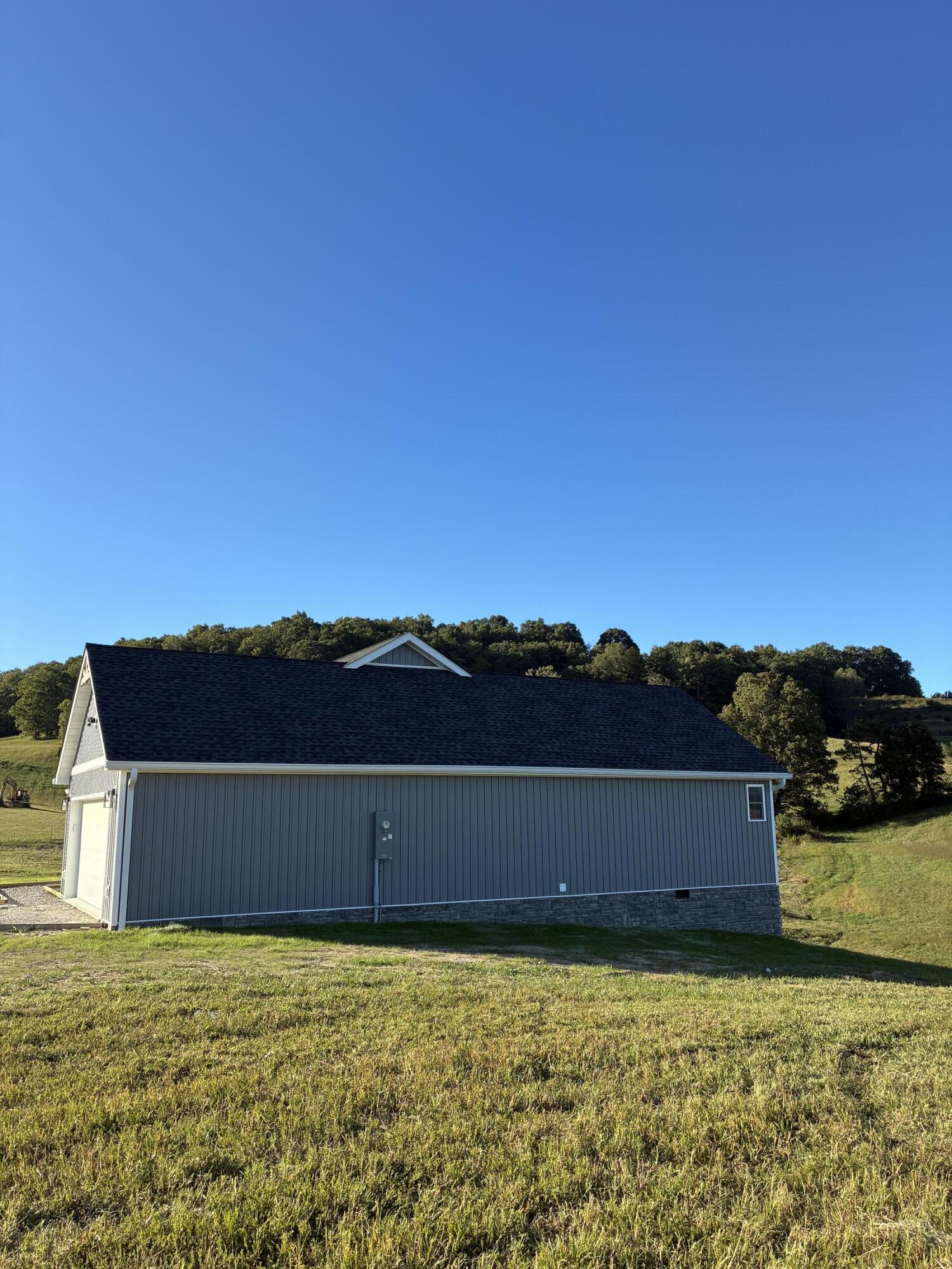 242 Shiner Valley Road Property Photo 3