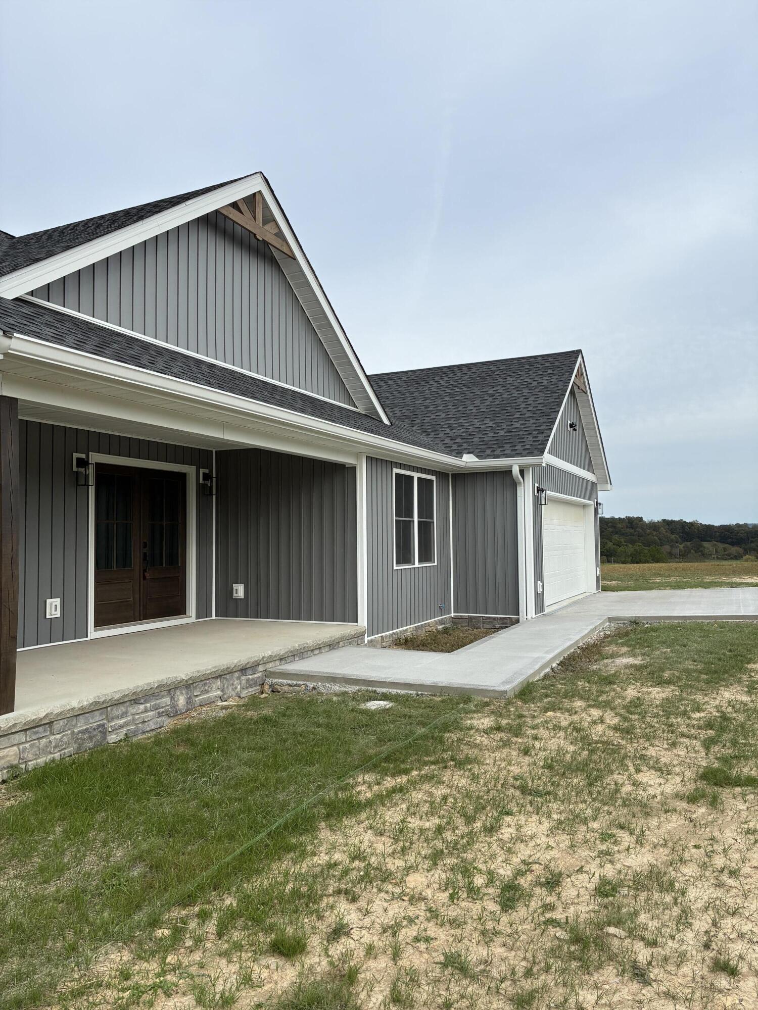 242 Shiner Valley Road Property Photo 4