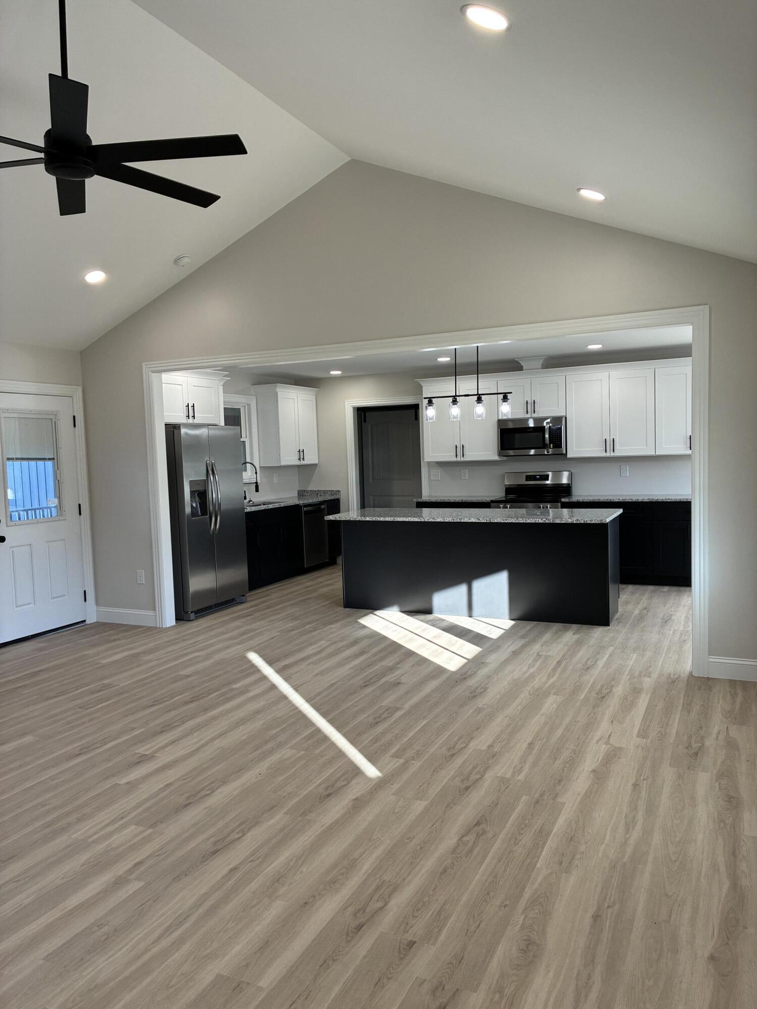 242 Shiner Valley Road Property Photo 8