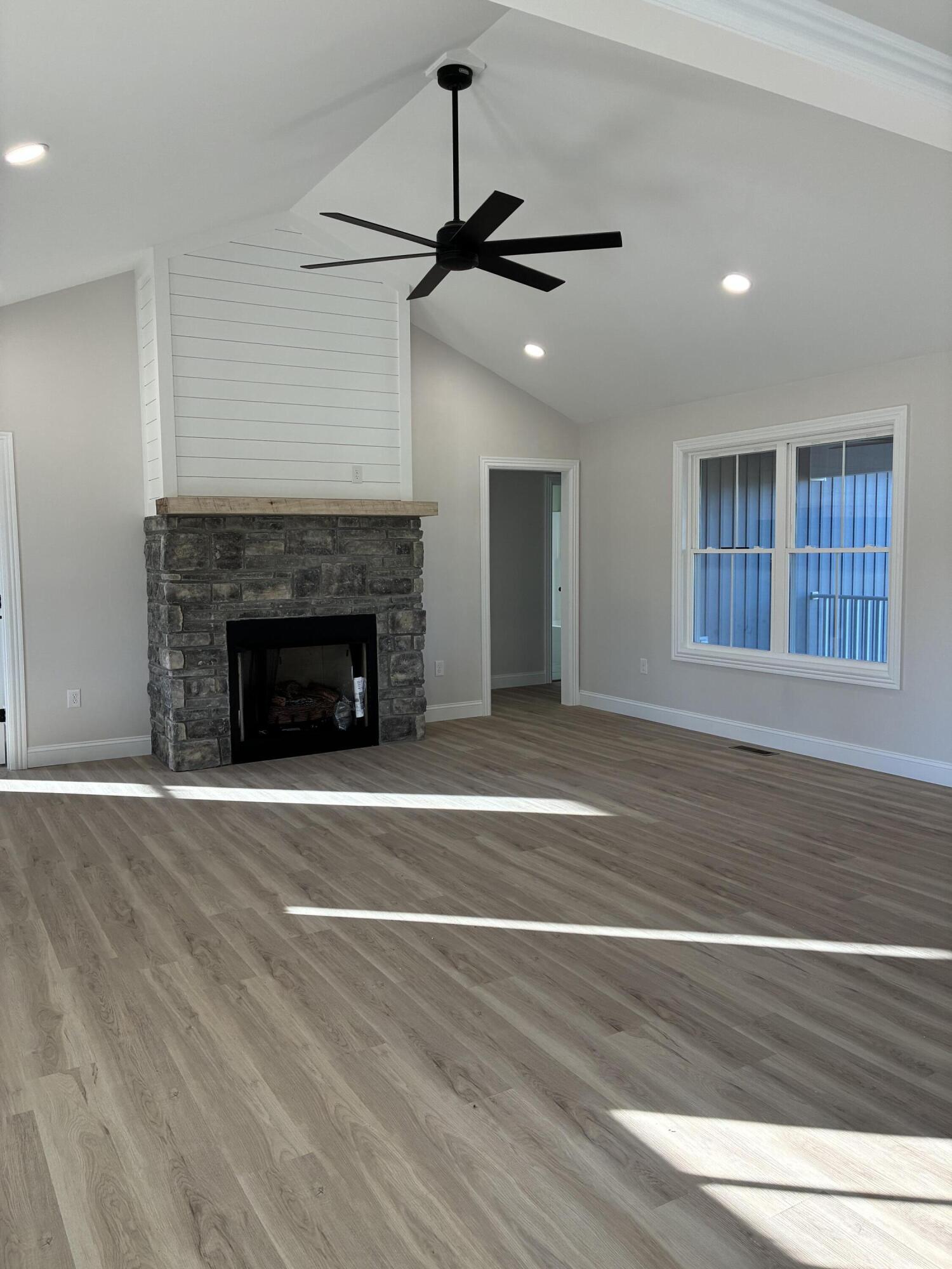 242 Shiner Valley Road Property Photo 11
