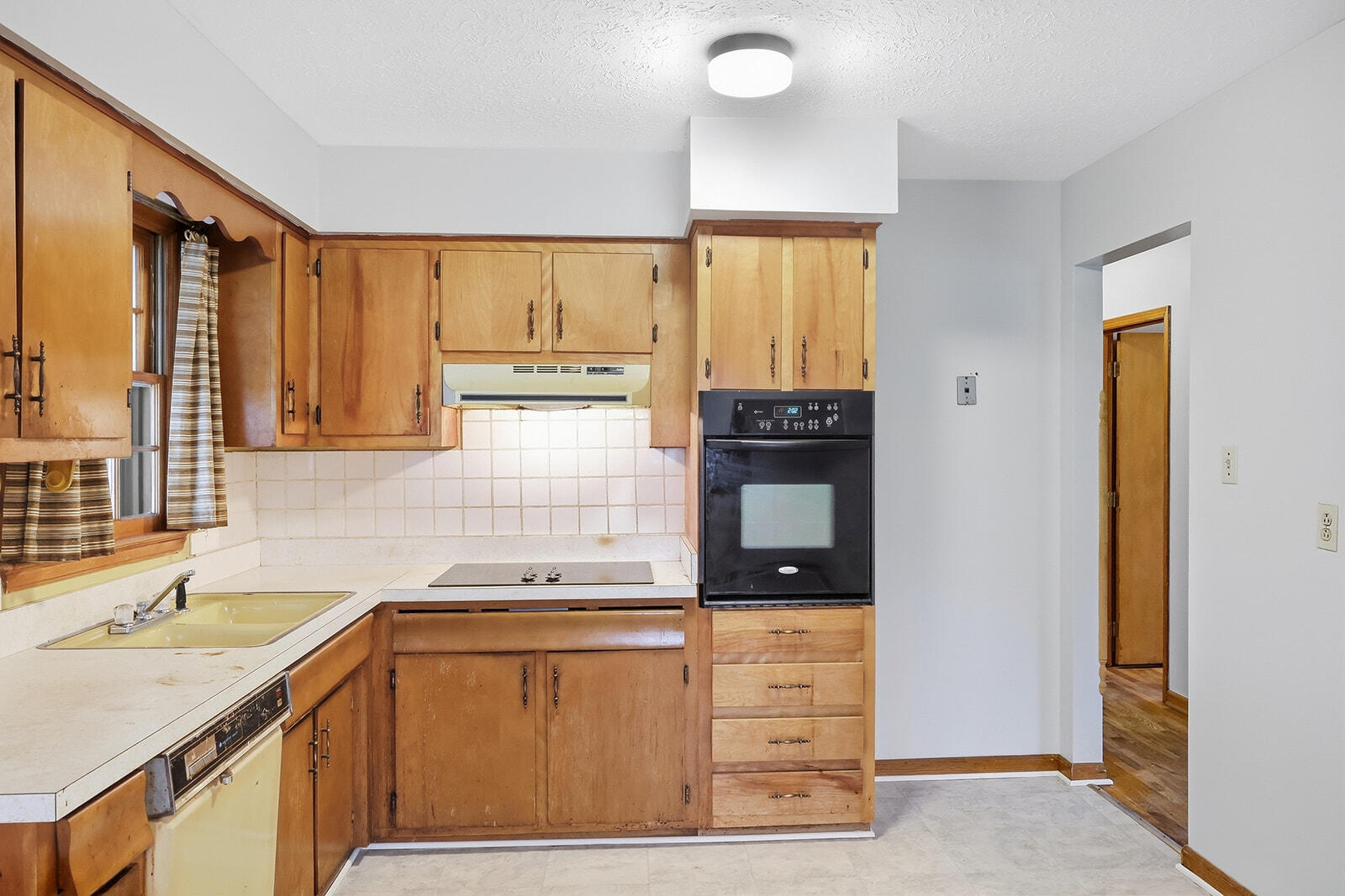 207 Lincoln Street Property Photo 16