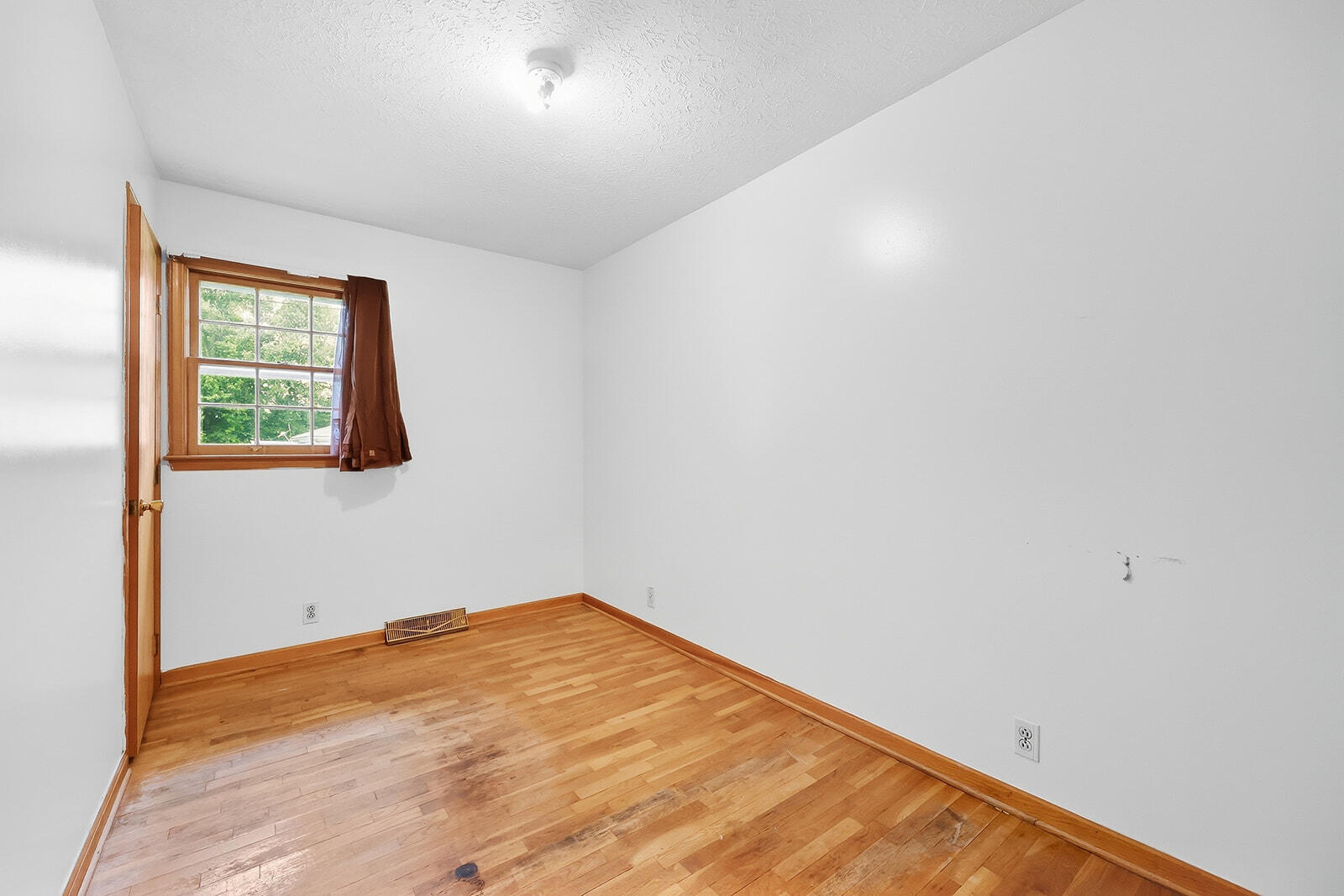 207 Lincoln Street Property Photo 22