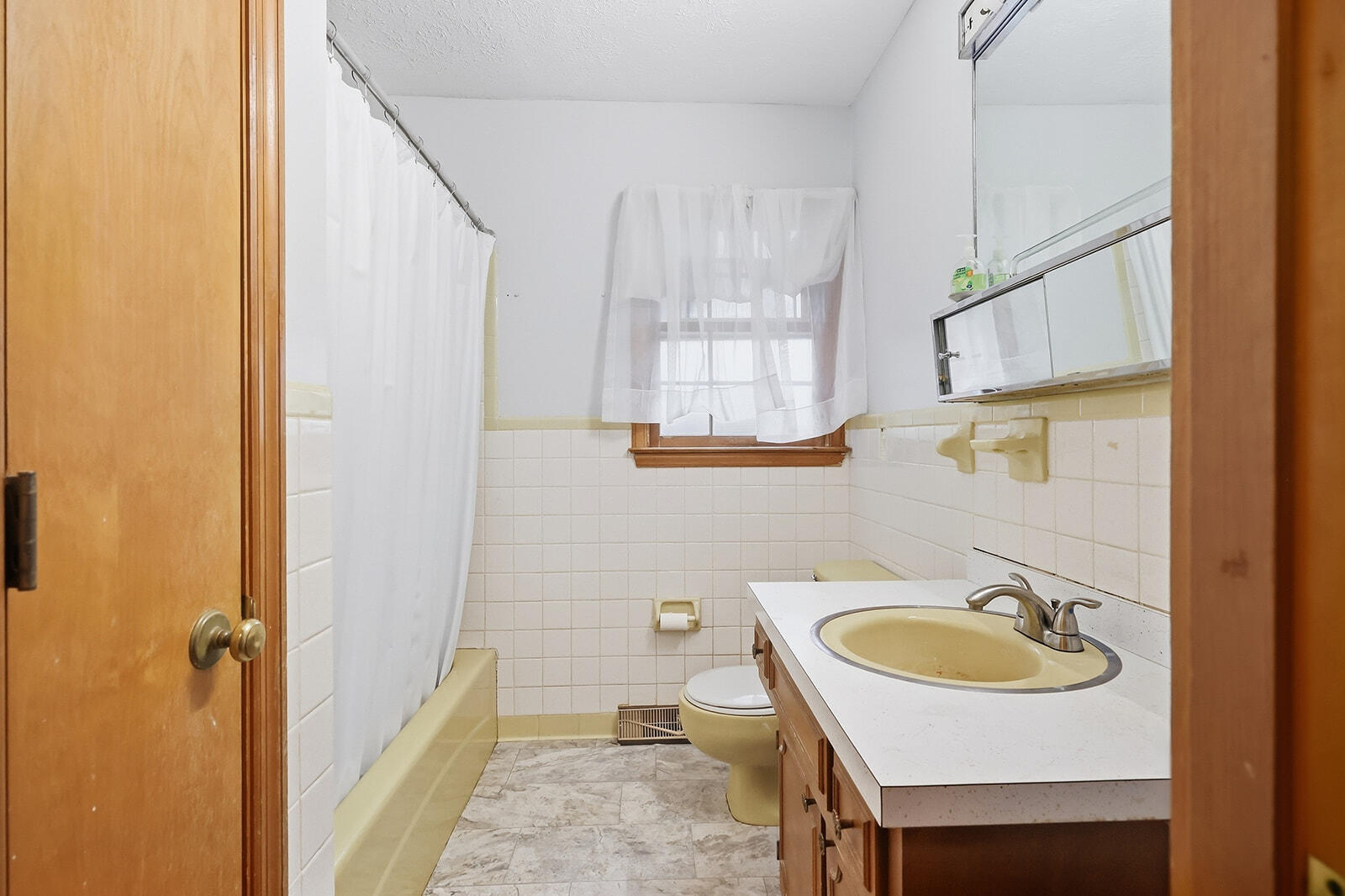 207 Lincoln Street Property Photo 29
