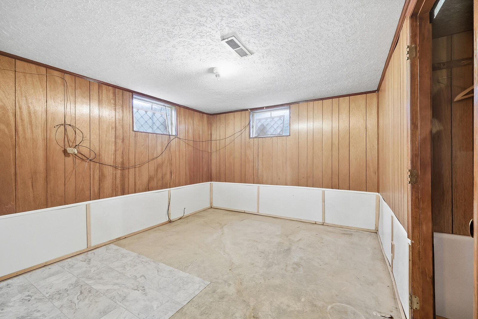 207 Lincoln Street Property Photo 35