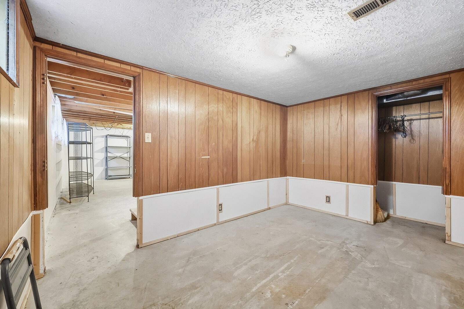 207 Lincoln Street Property Photo 38