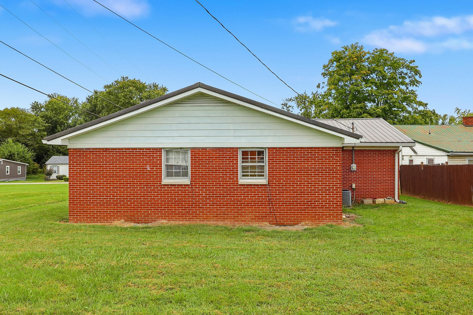 207 Lincoln Street Property Photo 42
