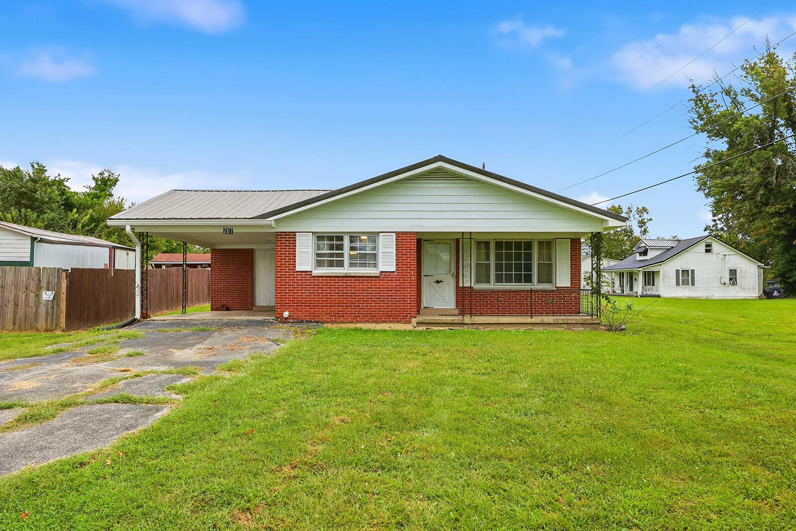 207 Lincoln Street Property Photo 47