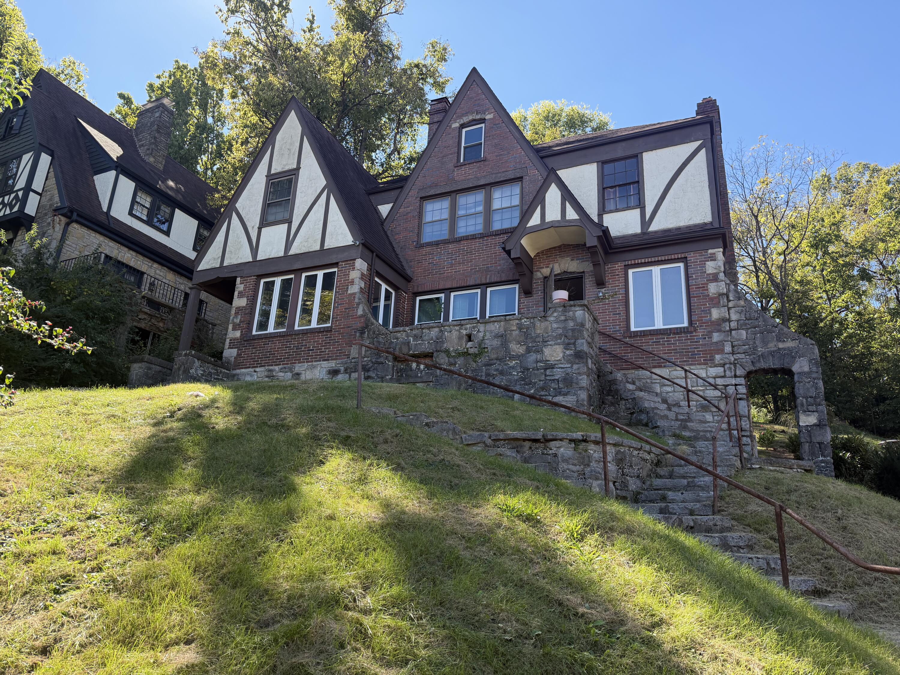 828 Shelby Street Property Photo 1